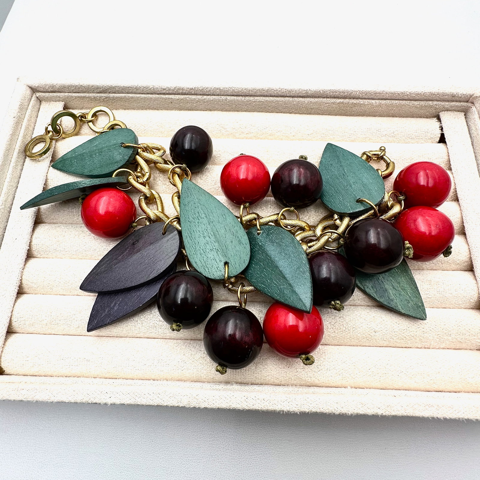 Retro Style Red Wood Cherries Gold Tone Bracelet (1 of 2)