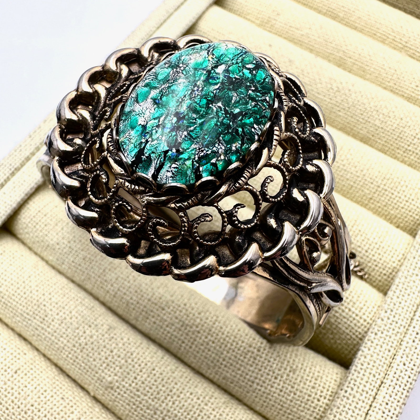 Vintage Blue Green Dragons Breath Glass Gold Tone Hinged Bangle Bracelet: Vintage Blue Green Dragons Breath Glass Gold Tone Hinged Bangle Bracelet