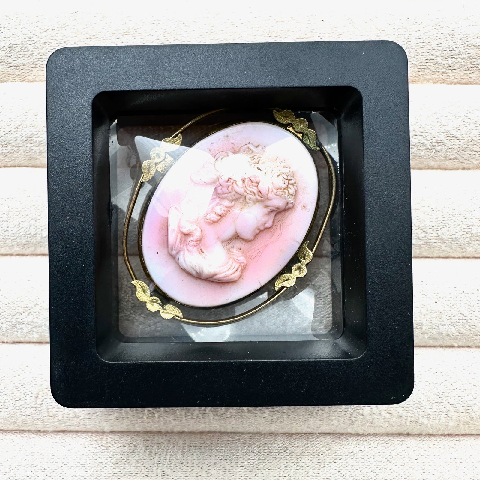 Antique Gold Filled Pink Cameo Brooch Pin 1.5 Inch Box Included: Antique Gold Filled Pink Cameo Brooch Pin 1.5 Inch Box Included