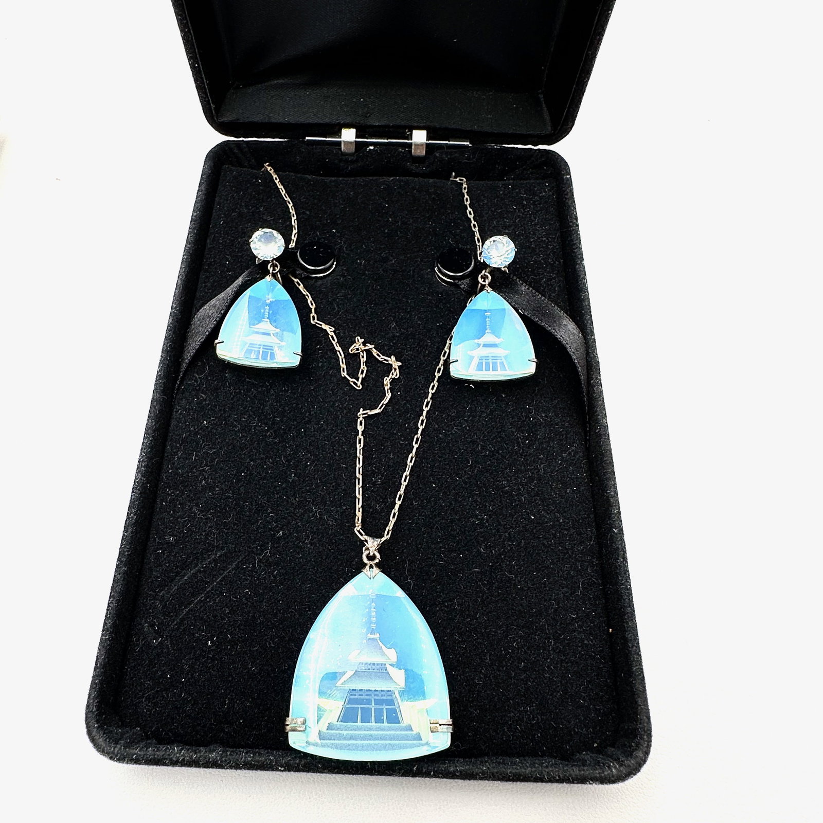 Vintage Intaglio Glass Asian Pagoda Design Screw Back Earrings and Pendant Necklace Set in Box: Vintage Intaglio Glass Asian Pagoda Design Screw Back Earrings and Pendant Necklace Set in Box Sterling Silver