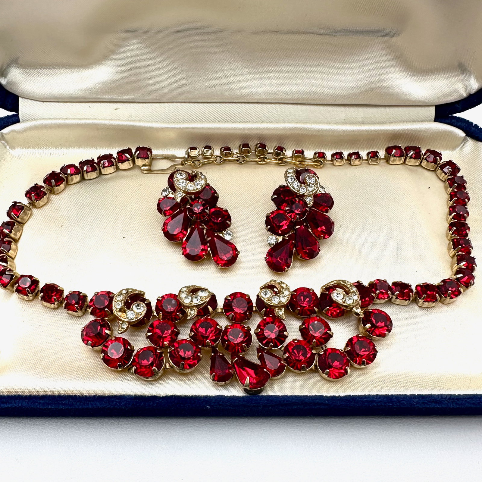 Vintage Eisenberg Red and Clear Glass Rhinestone 16 to 18 Inch Gold Tone Necklace and Clip Earrings: Vintage Eisenberg Red and Clear Glass Rhinestone 16 to 18 Inch Gold Tone Necklace and Clip Earrings Set Velvet Box Included