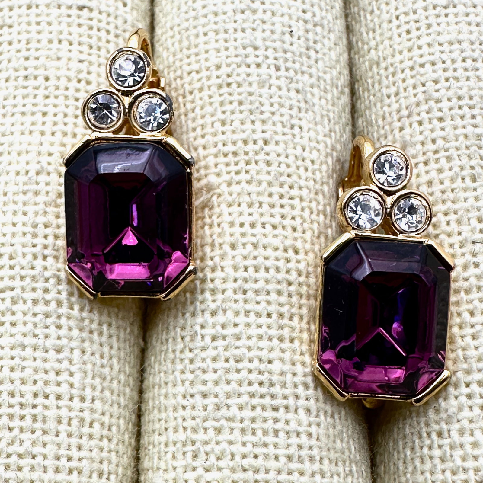 Vintage Trifari Clear and Purple Crystal Gold Tone Clip Earrings: Vintage Trifari Clear and Purple Crystal Gold Tone Clip Earrings