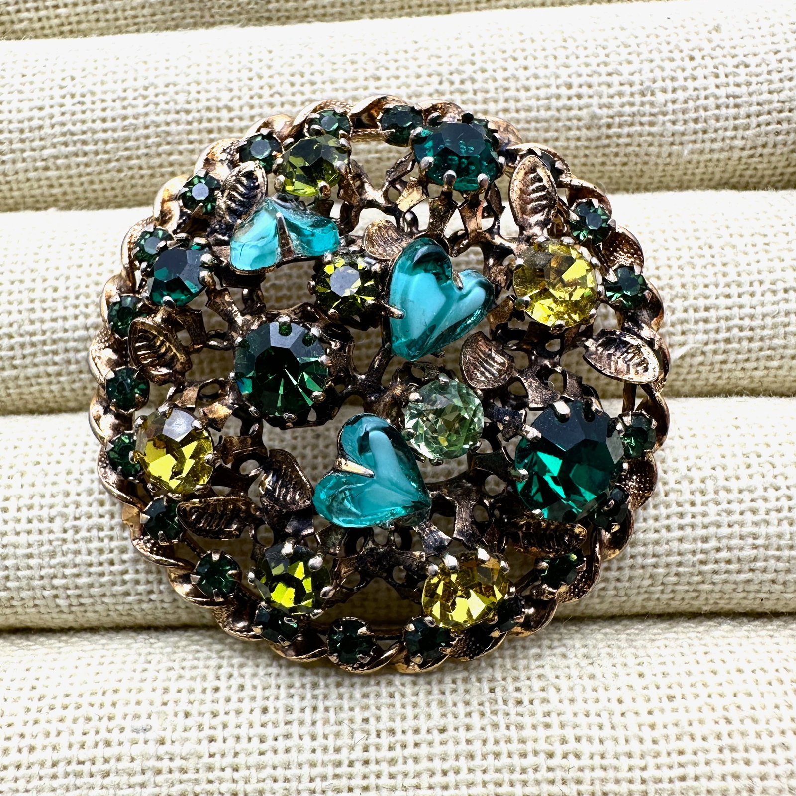 Vintage Made in Austria Green Glass Rhinestone Gold Tone Brooch Pin 1.75 Inch: Vintage Made in Austria Green Glass Rhinestone Gold Tone Brooch Pin 1.75 Inch