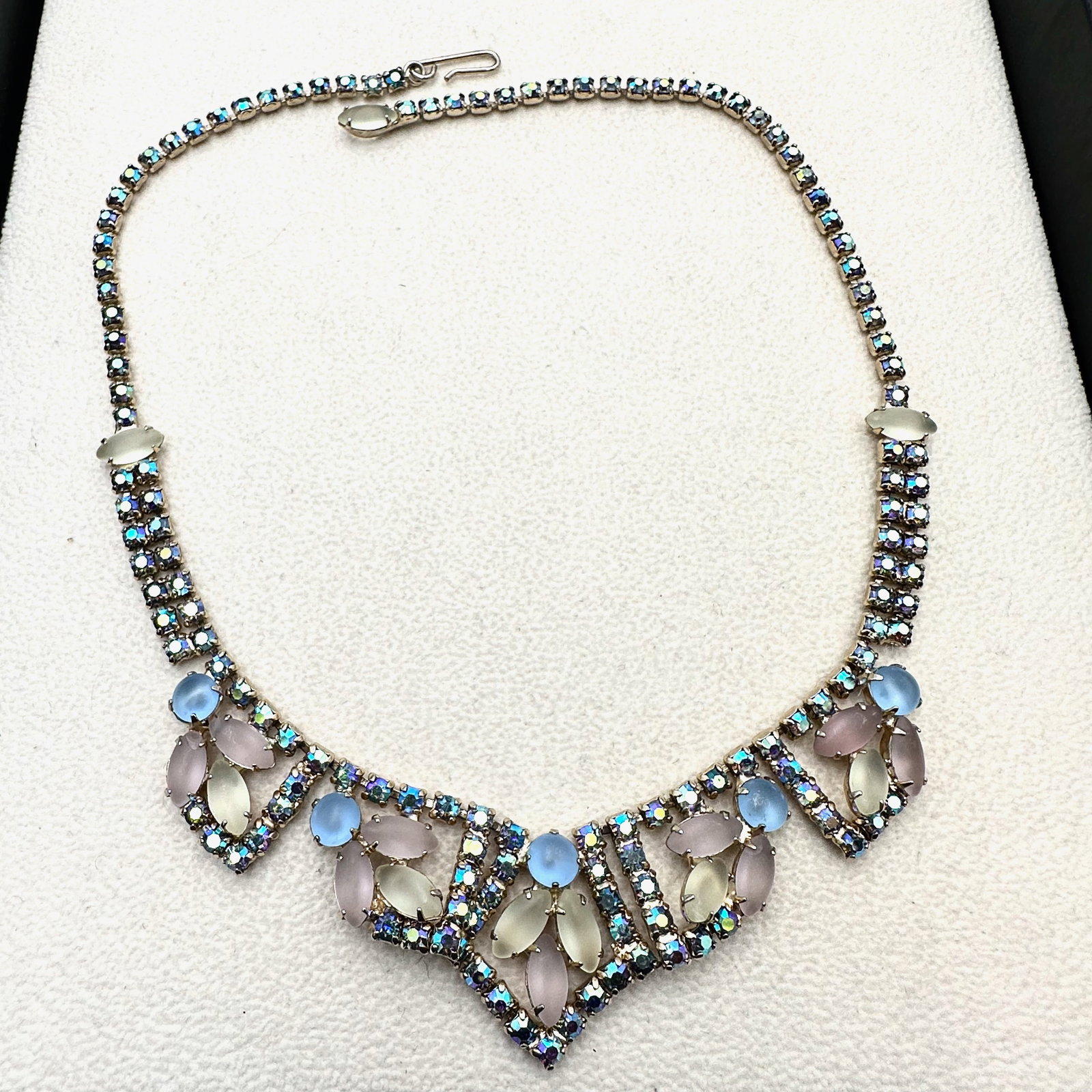 Vintage Pastel Satin Glass Rhinestone Gold Tone Necklace 16 Inch: Vintage Pastel Satin Glass Rhinestone Gold Tone Necklace 16 Inch