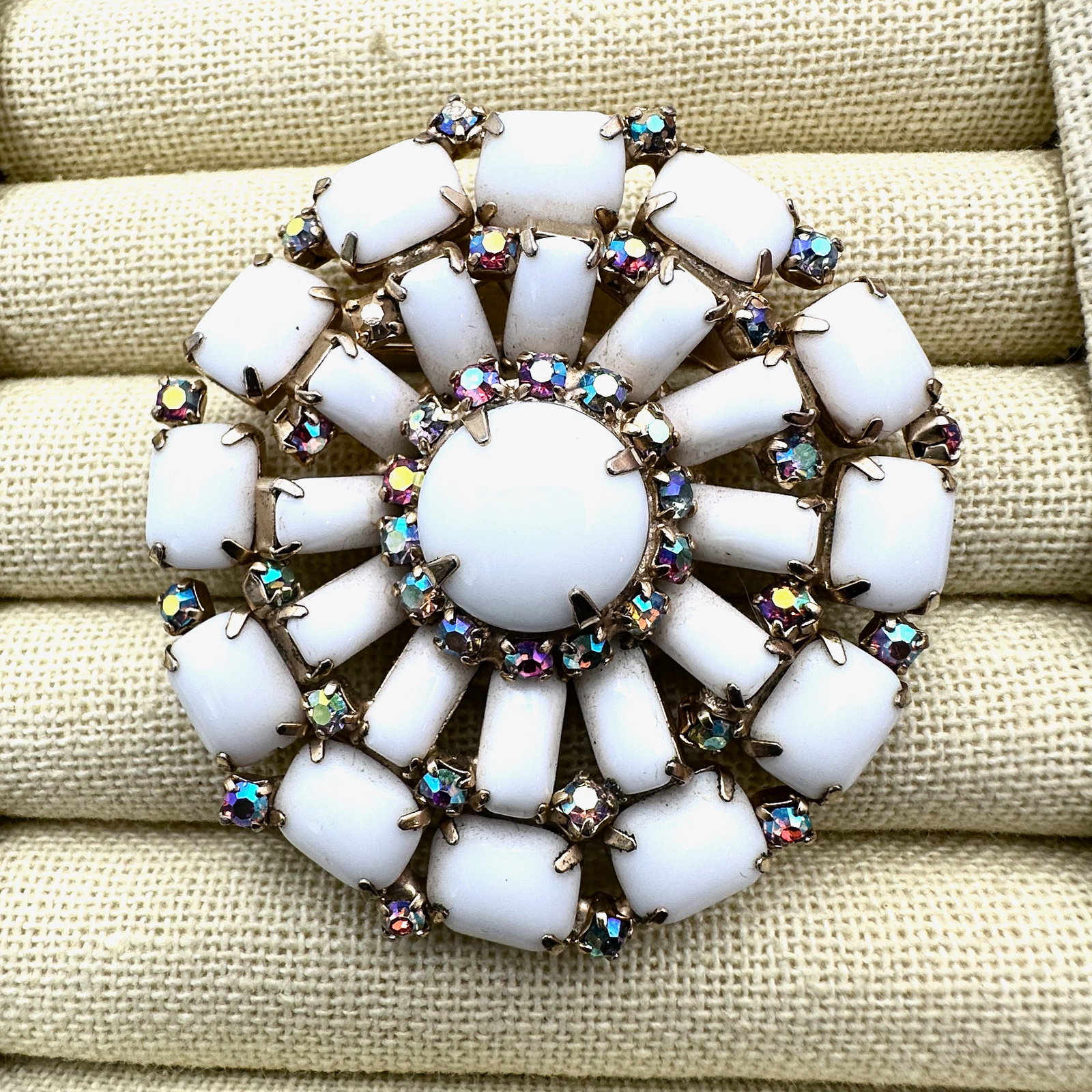 Vintage White Milk Glass and Aurora Borealis Rhinestone Gold Tone Brooch Pin 2.5 Inch: Vintage White Milk Glass and Aurora Borealis Rhinestone Gold Tone Brooch Pin 2.5 Inch