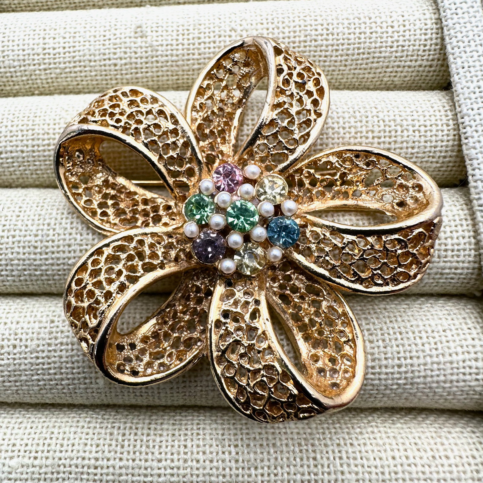 Vintage Pastel Rhinestone Gold Tone Flower Design Brooch Pin 2.5 Inch (1 of 2)