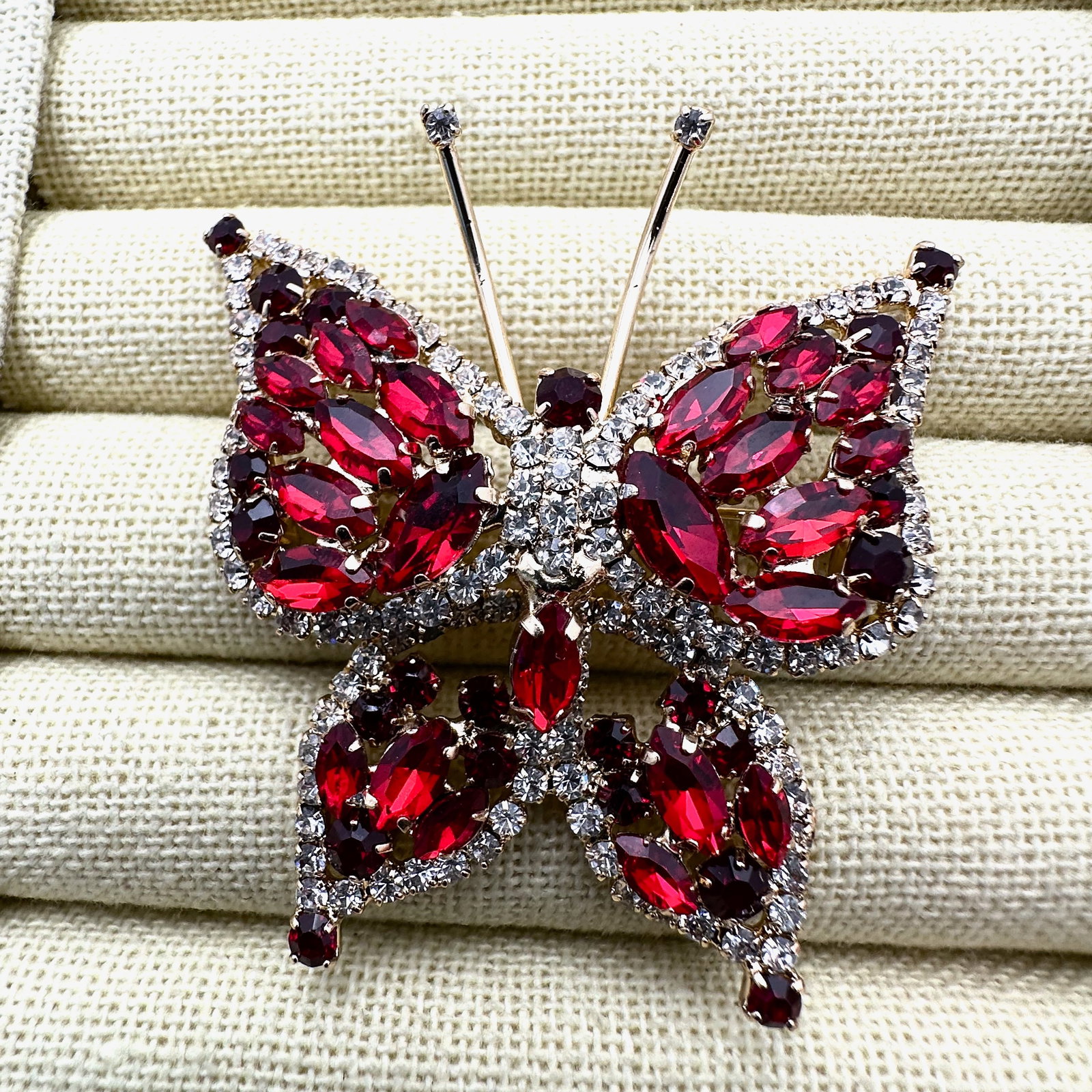Vintage Red Glass Rhinestone Gold Tone Butterfly Brooch Pin (1 of 2)
