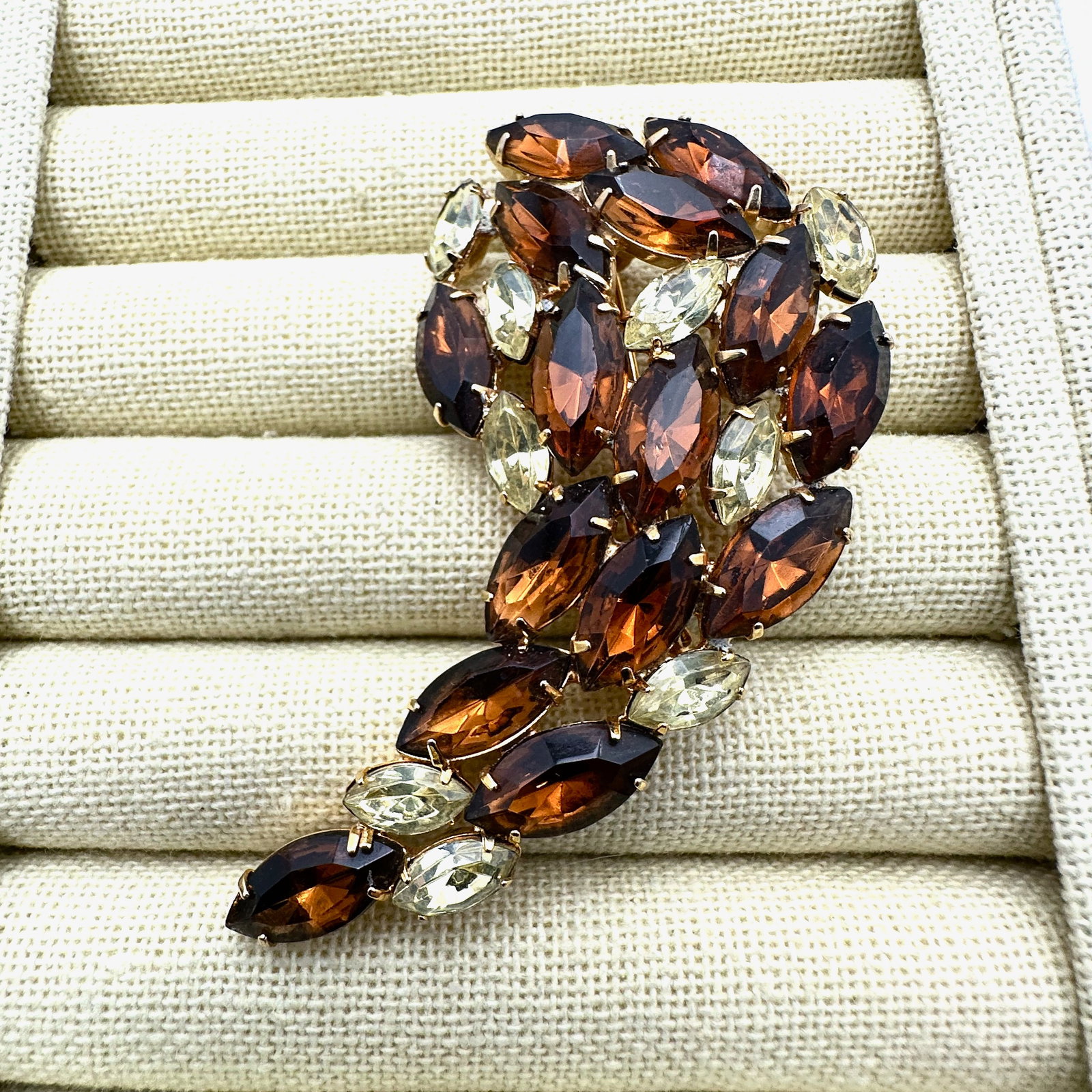 Vintage Amber and Yellow Glass Rhinestone Gold Tone Brooch Pin 3 Inch: Vintage Amber and Yellow Glass Rhinestone Gold Tone Brooch Pin 3 Inch