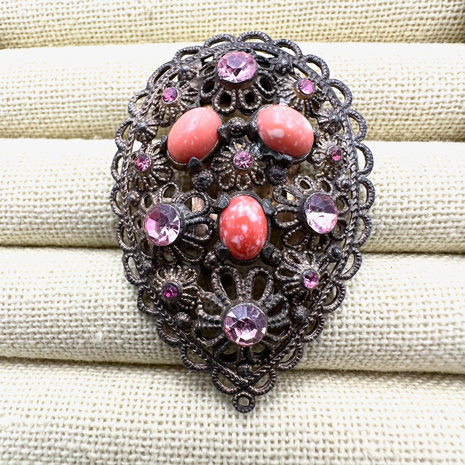Vintage Pink Glass Rhinestone Gold Tone Fur Dress Clip 2.25 Inch: Vintage Pink Glass Rhinestone Gold Tone Fur Dress Clip 2.25 Inch