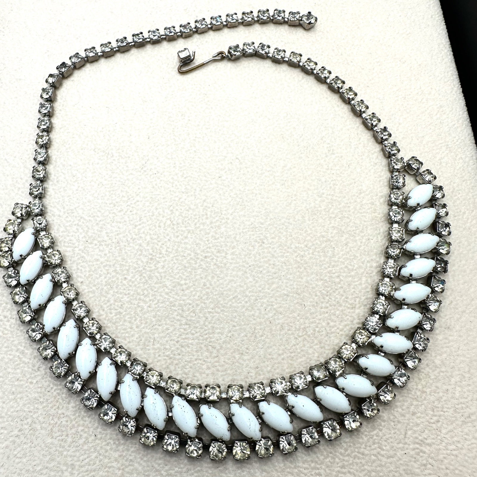 Vintage White Milk Glass and Clear Rhinestone Silver Tone Necklace 16 Inch (1 of 2)