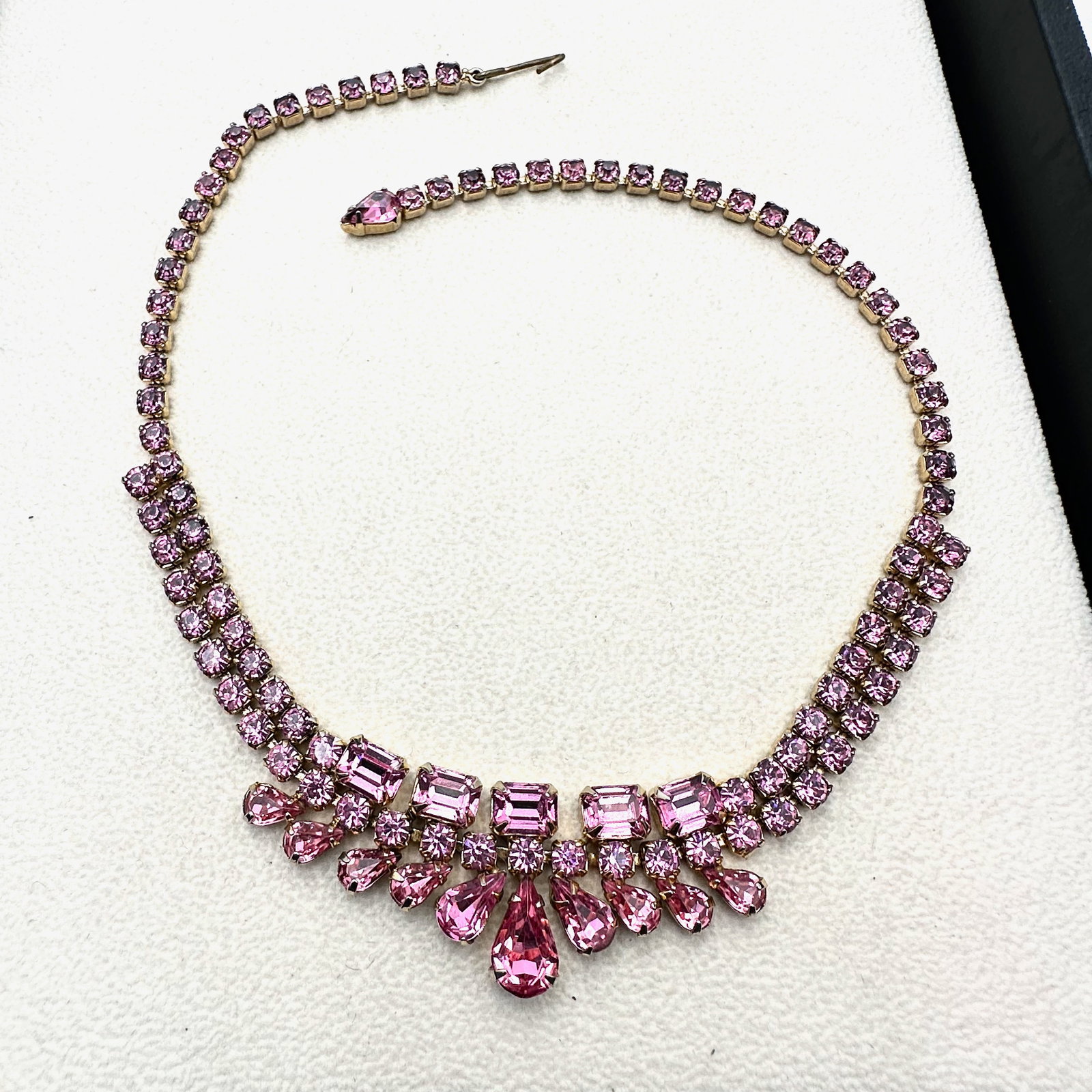 Vintage Pink Glass Rhinestone Gold Tone Necklace 16 Inch (1 of 2)