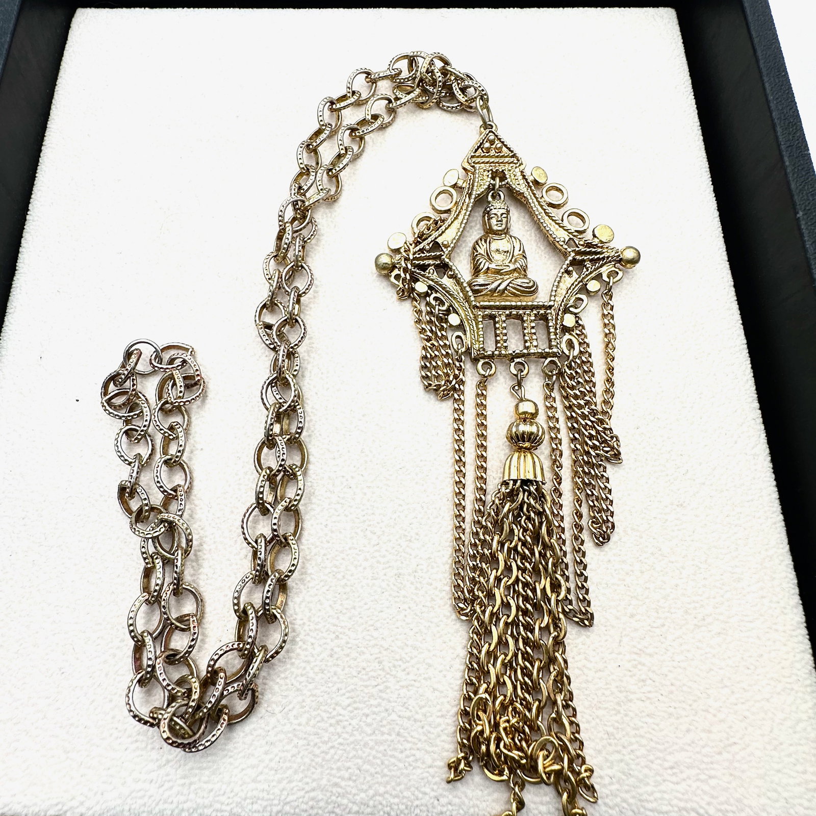Vintage ART Arthur Pepper Asian Design Buddha Gold Tone Pendant Necklace 24 Inch Heavy Chain: Vintage ART Arthur Pepper Asian Design Buddha Gold Tone Pendant Necklace 24 Inch Heavy Chain