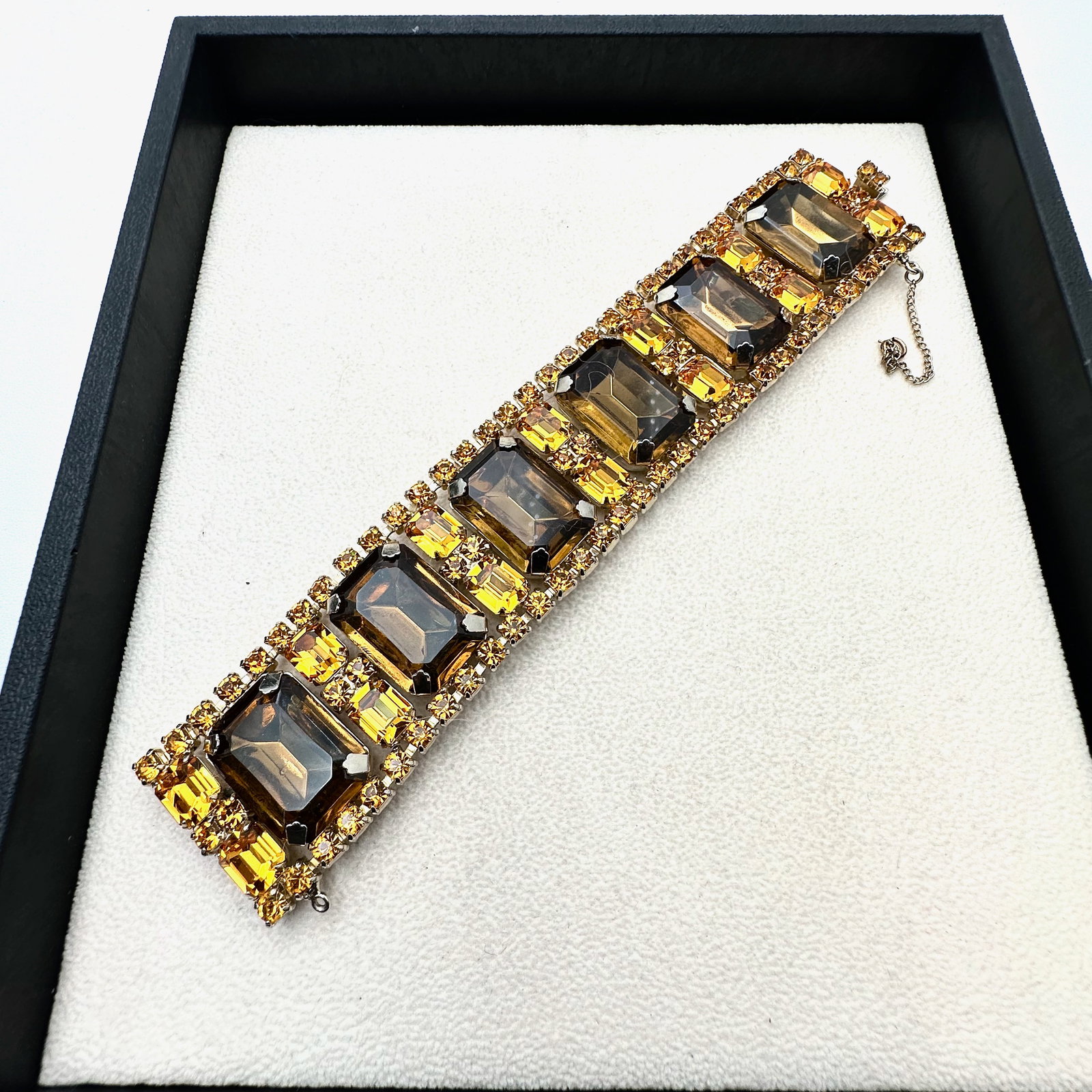 Vintage Amber and Orange Glass Rhinestone Gold Tone Wide Bracelet 7 Inch: Vintage Amber and Orange Glass Rhinestone Gold Tone Wide Bracelet 7 Inch