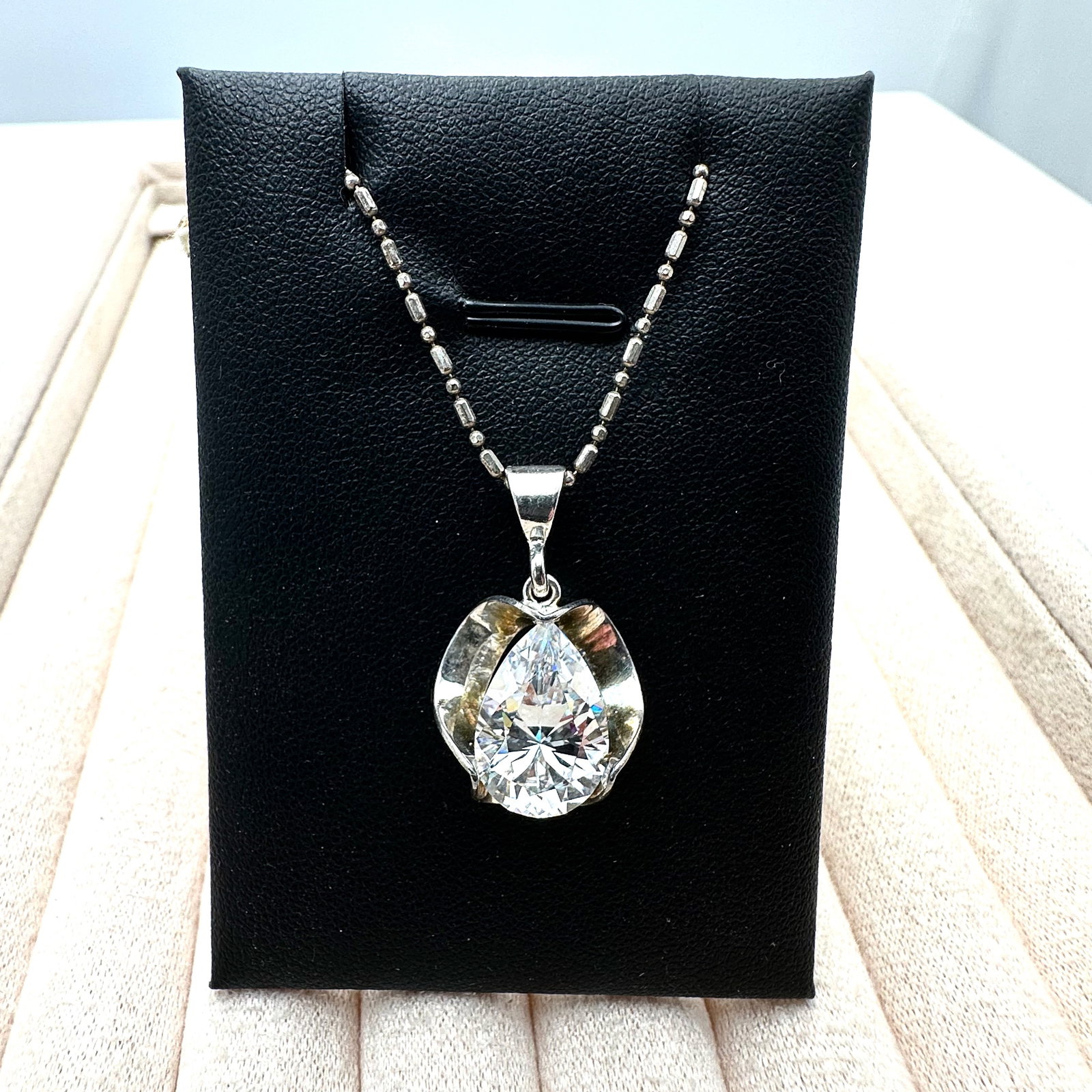 Teardrop Cubic Zirconia Sterling Silver Pendant Necklace 18 Inch Chain: Teardrop Cubic Zirconia Sterling Silver Pendant Necklace 18 Inch Chain