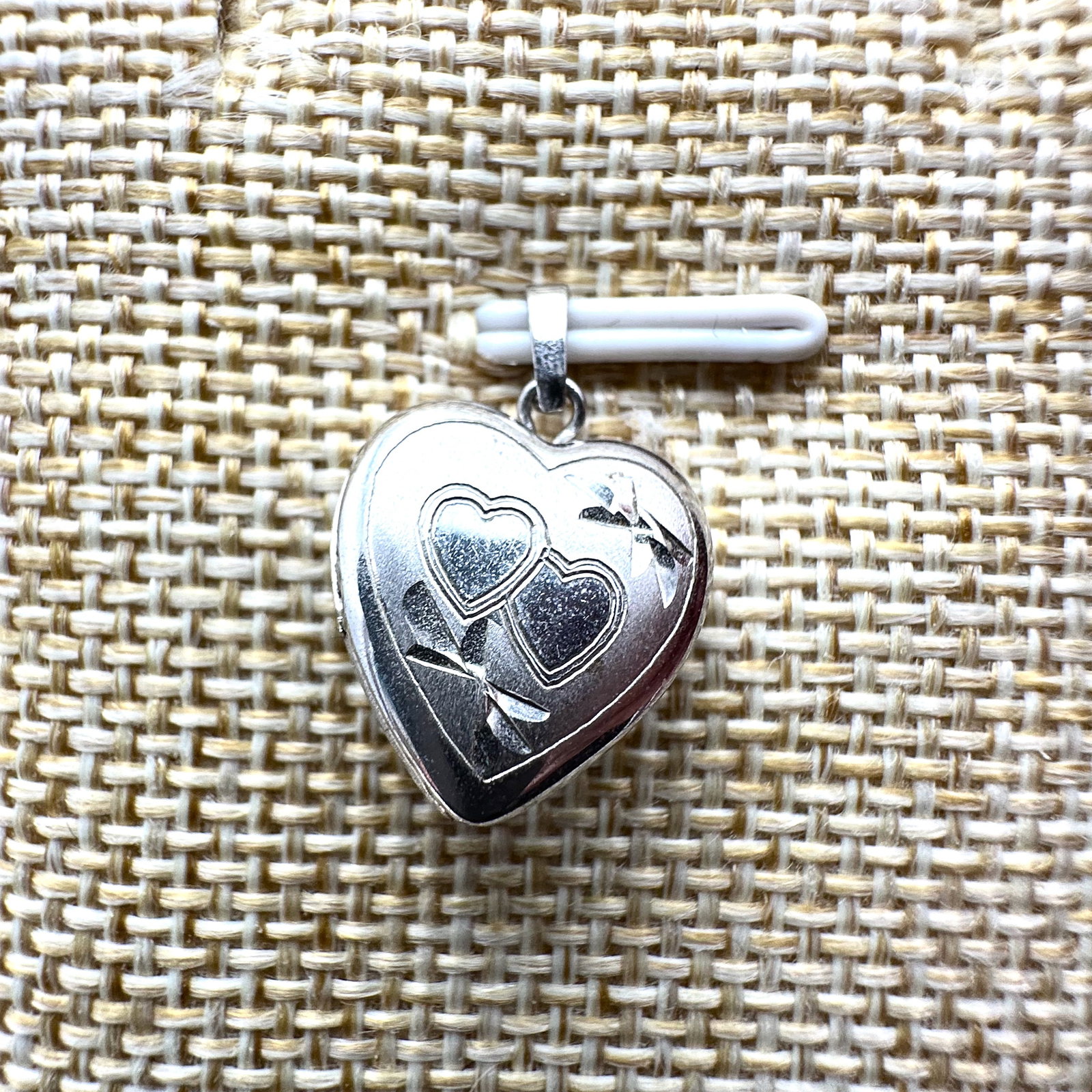 Vintage 1/2 Inch Heart Picture Locket Pendant (1 of 2)
