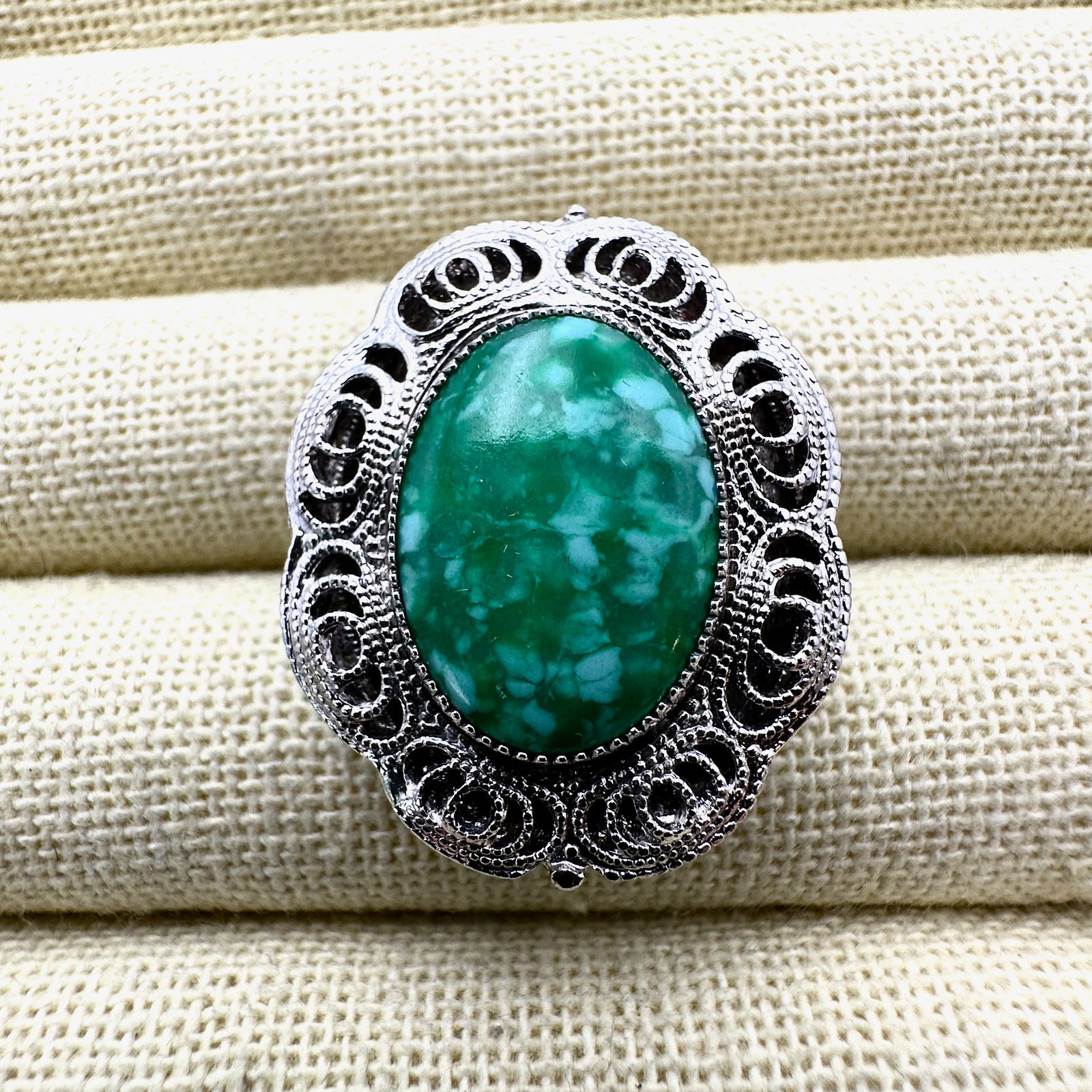 Vintage Whiting and Davis Speckled Green Glass Silver Tone Ring Adjustable Size (1 of 2)