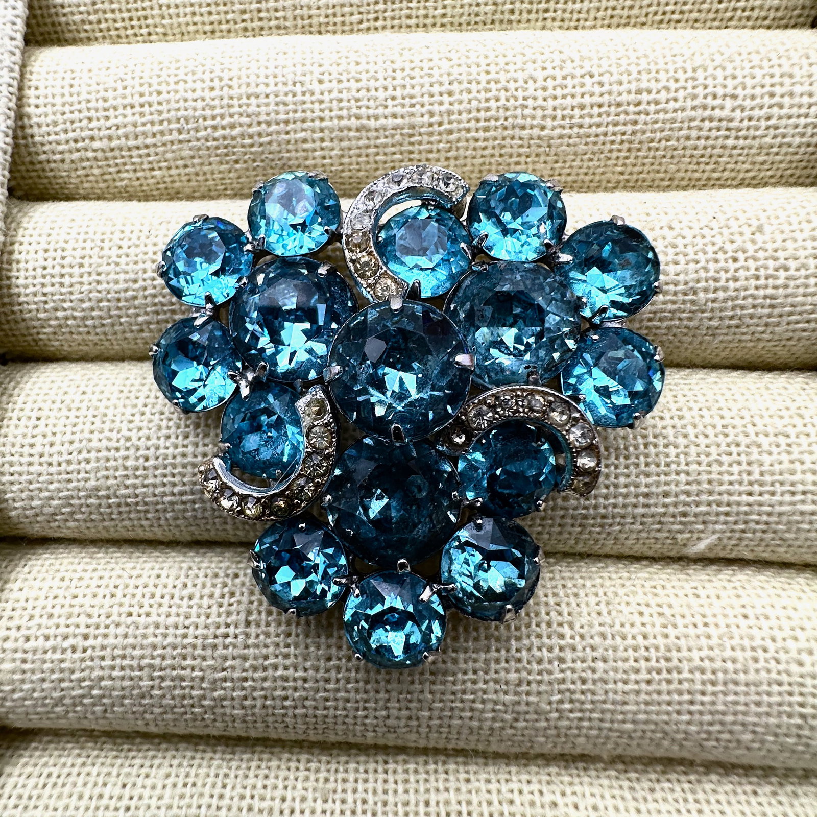 Vintage Eisenberg Aqua Blue Glass Rhinestone Silver Tone Brooch Pin 2 Inch (1 of 2)