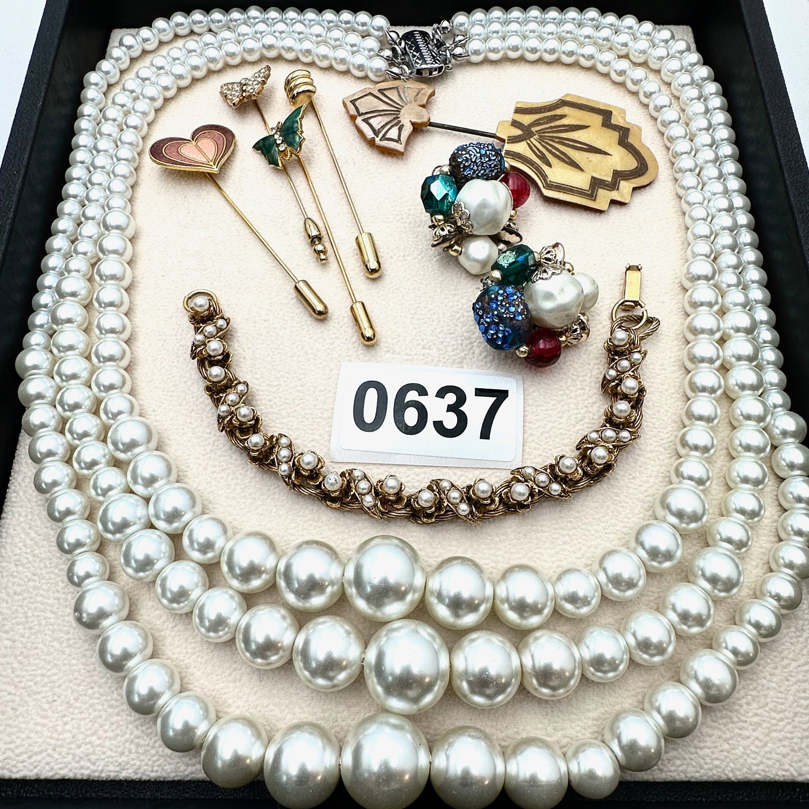 Vintage and Modern Jewelry Group Lot Faux Glass Pearl Necklace Stick Pins Hat Pin Gold Tone Bracelet (1 of 2)