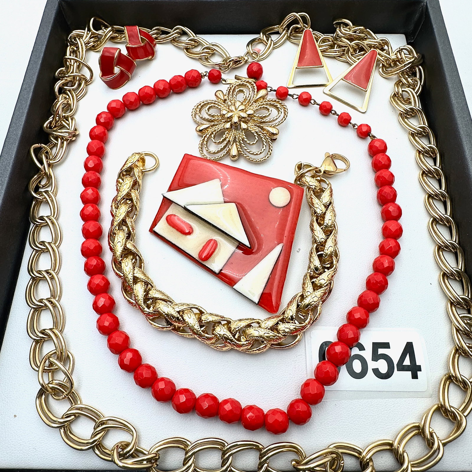 Vintage and Modern Jewelry Group Lot Red Glass Necklace Clip and Pierced Earrings Gold Tone Necklace: Vintage and Modern Jewelry Group Lot Red Glass Necklace Clip and Pierced Earrings Gold Tone Necklace Bracelet