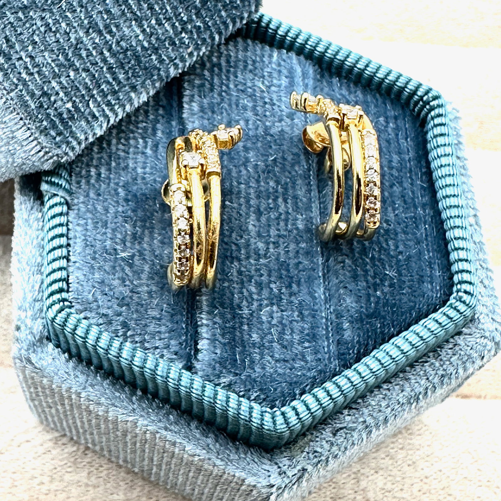 Gold Plated Sterling Silver Cubic Zirconia 1/2 Inch Hoop Pierced Earrings: Gold Plated Sterling Silver Cubic Zirconia 1/2 Inch Hoop Pierced Earrings