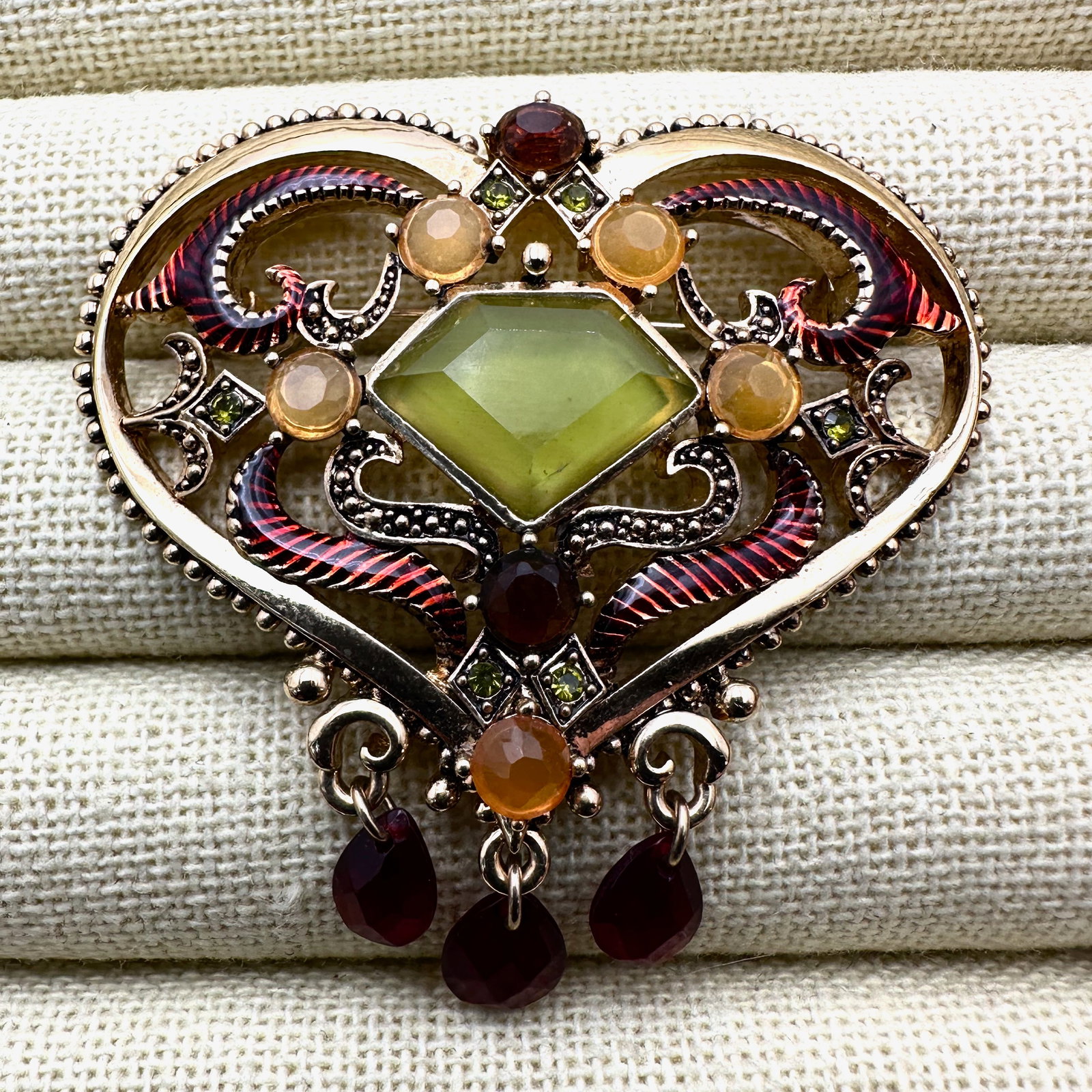 Vintage Enamel and Crystal Gold Tone Brooch Pin 2 Inch: Vintage Enamel and Crystal Gold Tone Brooch Pin 2 Inch