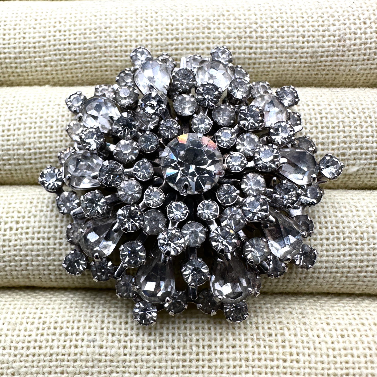 Vintage Clear Glass Rhinestone Silver Tone Layered Brooch Pin 2 Inch: Vintage Clear Glass Rhinestone Silver Tone Layered Brooch Pin 2 Inch