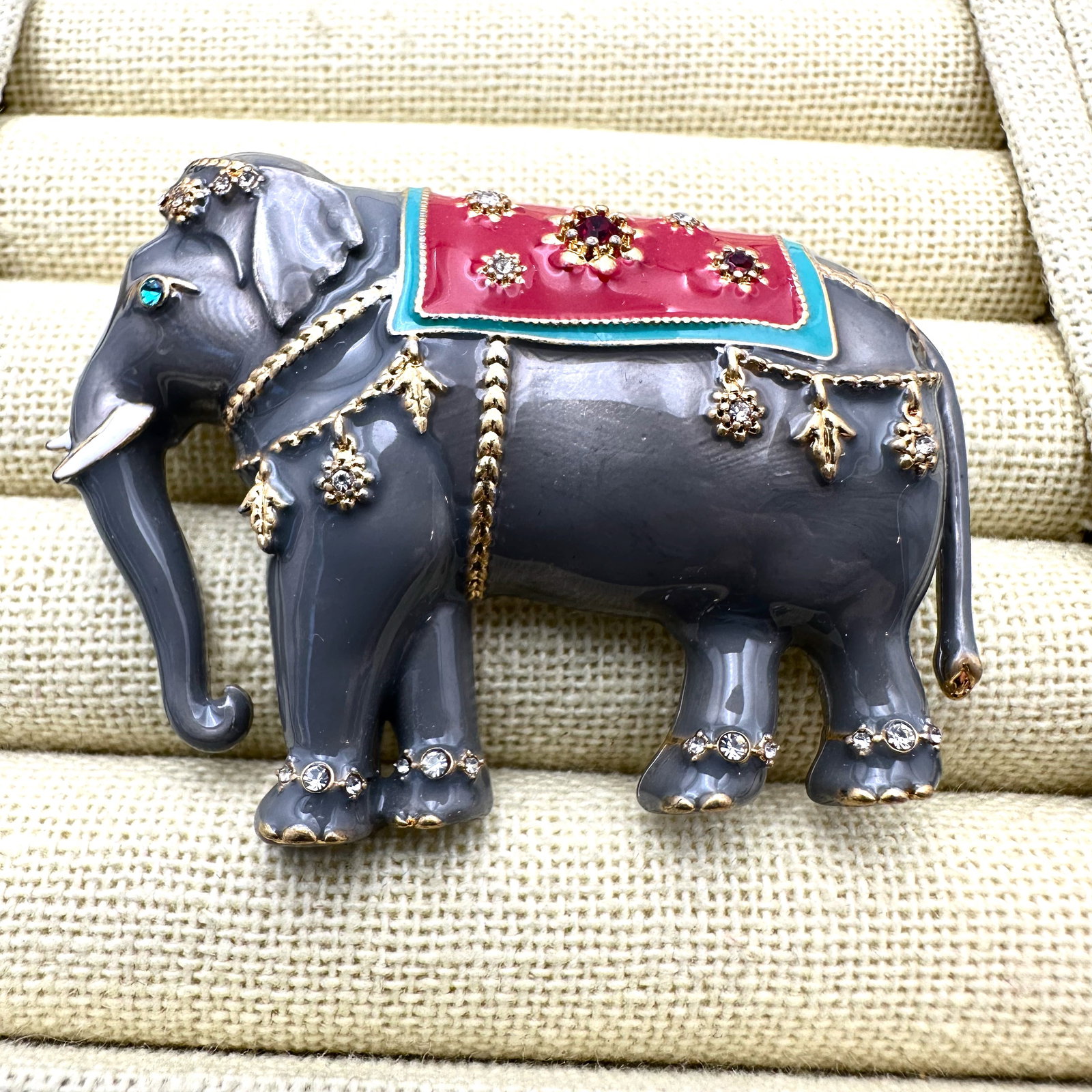 Vintage MMA The Met Regal Enamel Rhinestone Elephant Brooch Pin 2.5 Inch: Vintage MMA The Met Regal Enamel Rhinestone Elephant Brooch Pin 2.5 Inch