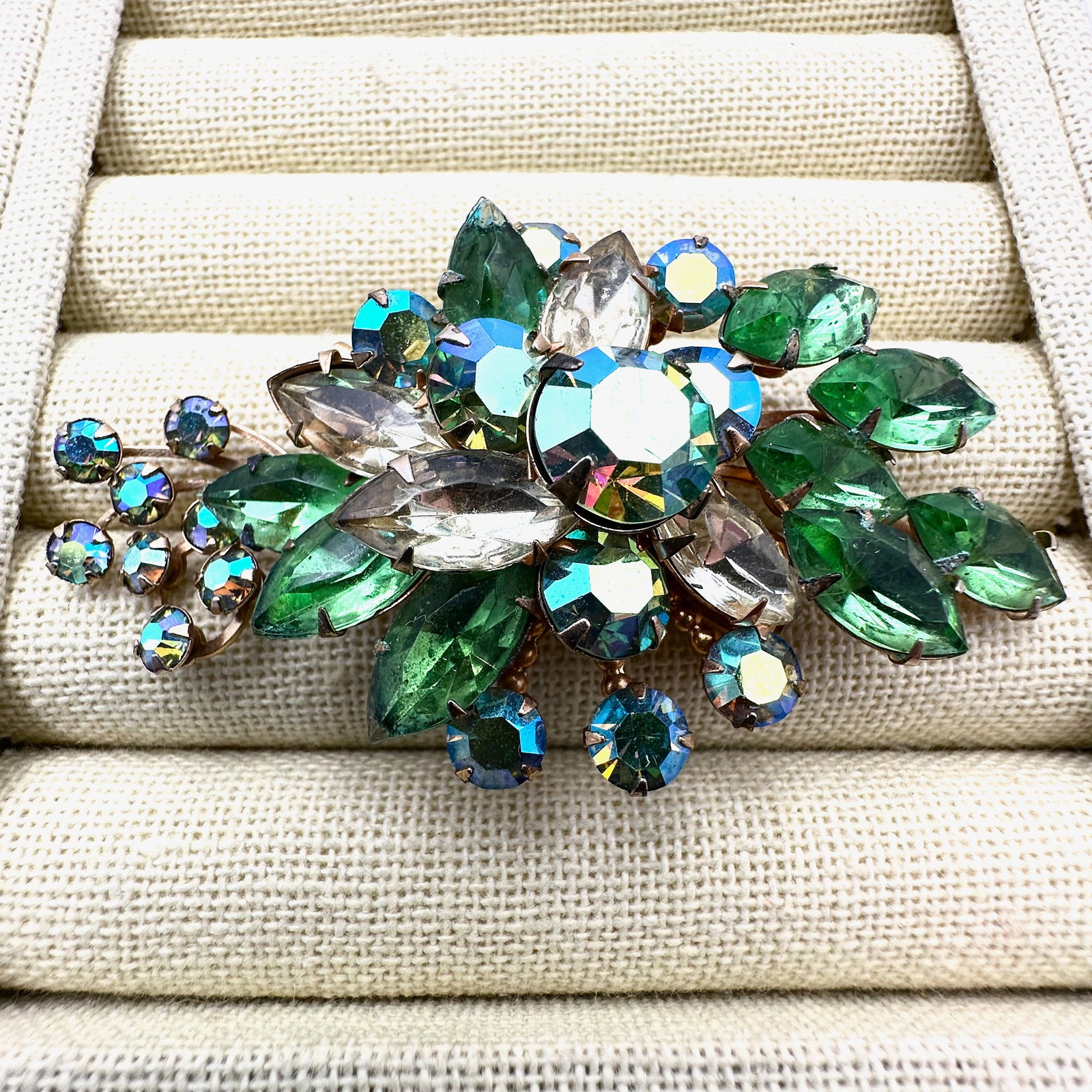 Vintage Yellow and Green Glass Rhinestone Gold Tone Brooch Pin 3 Inch: Vintage Yellow and Green Glass Rhinestone Gold Tone Brooch Pin 3 Inch
