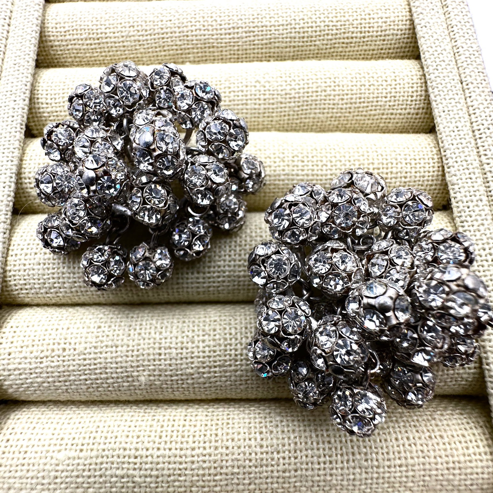 Vintage Joseff Hollywood Clear Rhinestone Bead Silver Tone Clip Earrings Excellent Condition: Vintage Joseff Hollywood Clear Rhinestone Bead Silver Tone Clip Earrings Excellent Condition