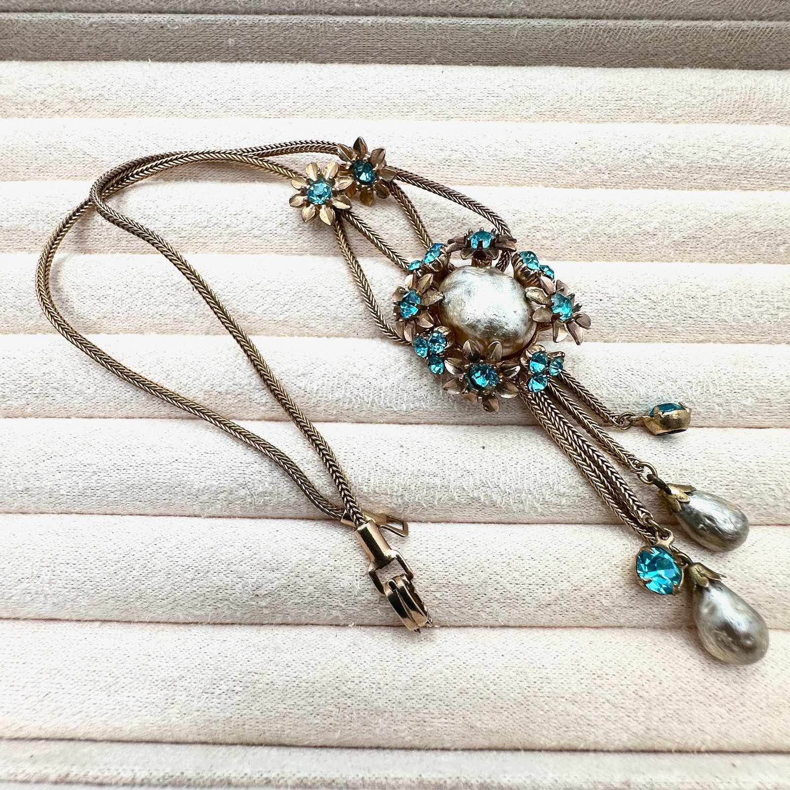 Vintage Baroque Pearl Aqua Blue Glass Rhinestone Gold Tone Necklace 15 Inch Wearable Length (1 of 2)