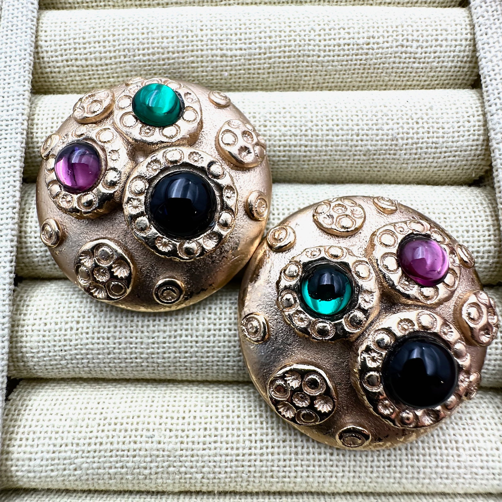 Vintage Jewel Tone Glass Cabochon Gold Tone Clip Statement Earrings 1.5 Inch (1 of 2)