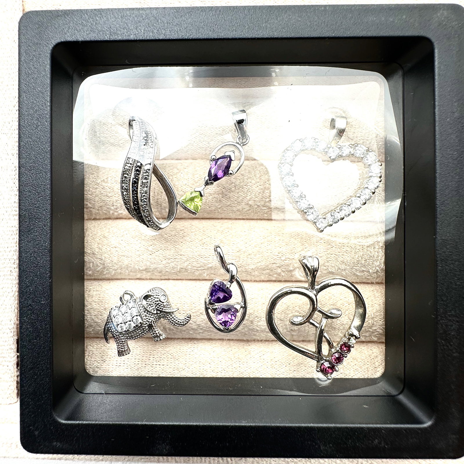 Group Lot of Pendants Mixed Metals May Include Silver & Gold Plated, Gold Filled, Less than 925: Group Lot of Pendants Mixed Metals May Include Silver & Gold Plated, Gold Filled, Less than 925 Silver Content