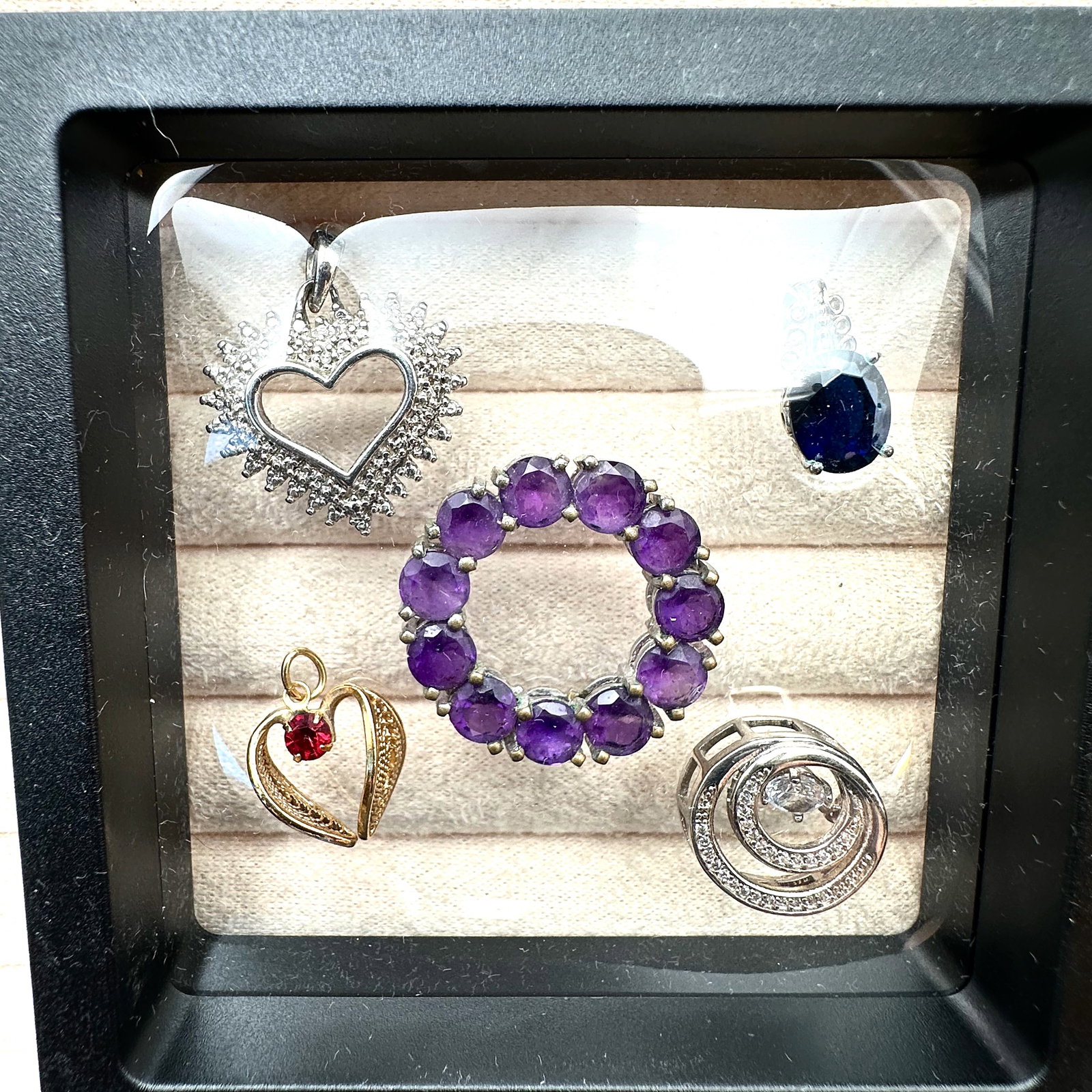 Group Lot of Pendants Mixed Metals May Include Silver & Gold Plated, Gold Filled, Less than 925 (1 of 2)