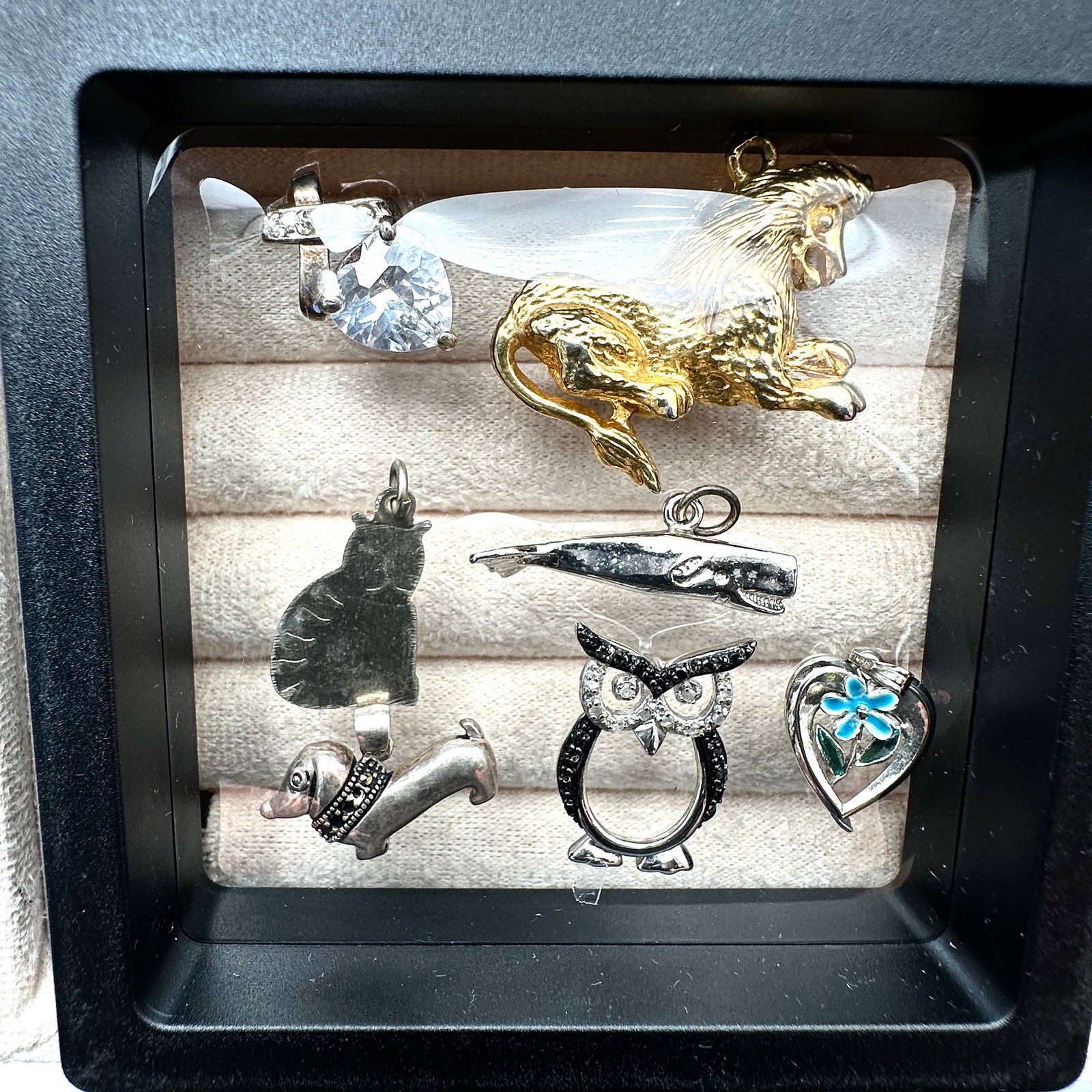 Group Lot of Pendants Mixed Metals May Include Silver & Gold Plated, Gold Filled, Less than 925 (1 of 2)