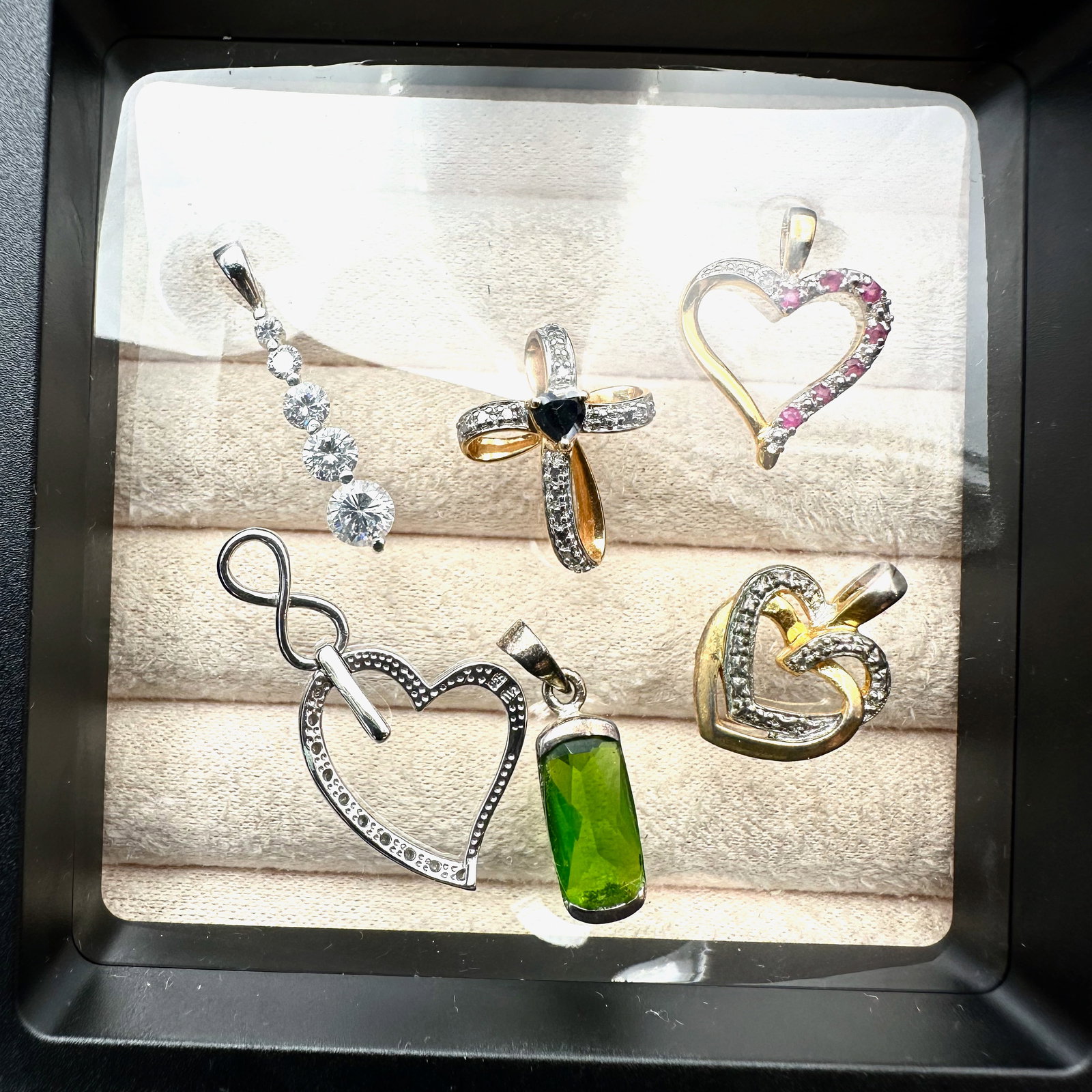 Group Lot of Pendants Mixed Metals May Include Silver & Gold Plated, Gold Filled, Less than 925 (1 of 2)