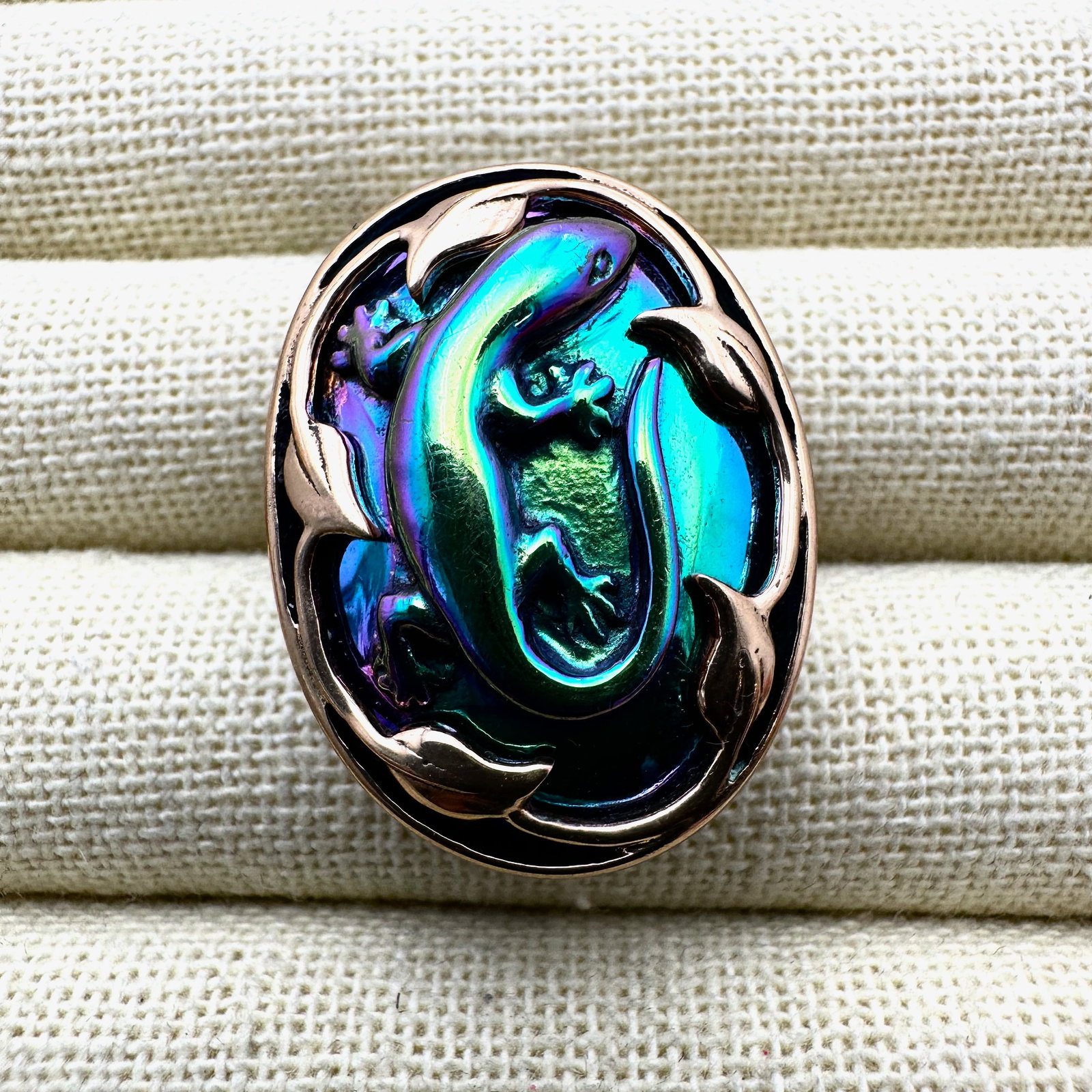 Sajen Opalescent Lizard Design Bronze Ring Size 6 (1 of 2)