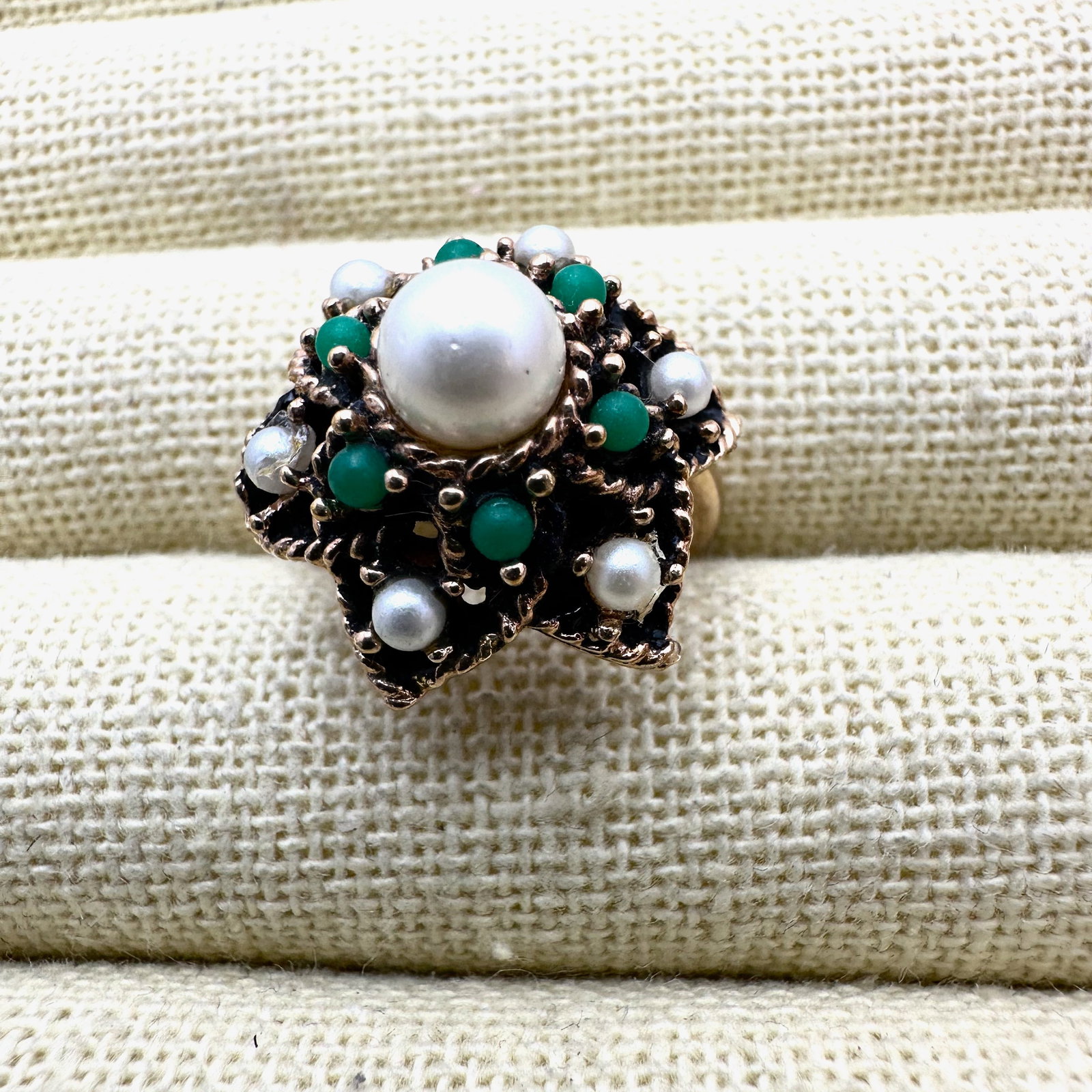 Vintage Sarah Coventry Green and Faux Pearl Bead Gold Tone Ring Adjustable Size: Vintage Sarah Coventry Green and Faux Pearl Bead Gold Tone Ring Adjustable Size