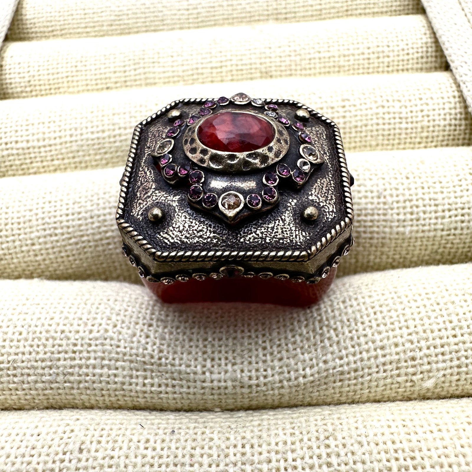 Carnelian Colored Lucite Crystal Bronze Tone Ring Size 7: Carnelian Colored Lucite Crystal Bronze Tone Ring Size 8