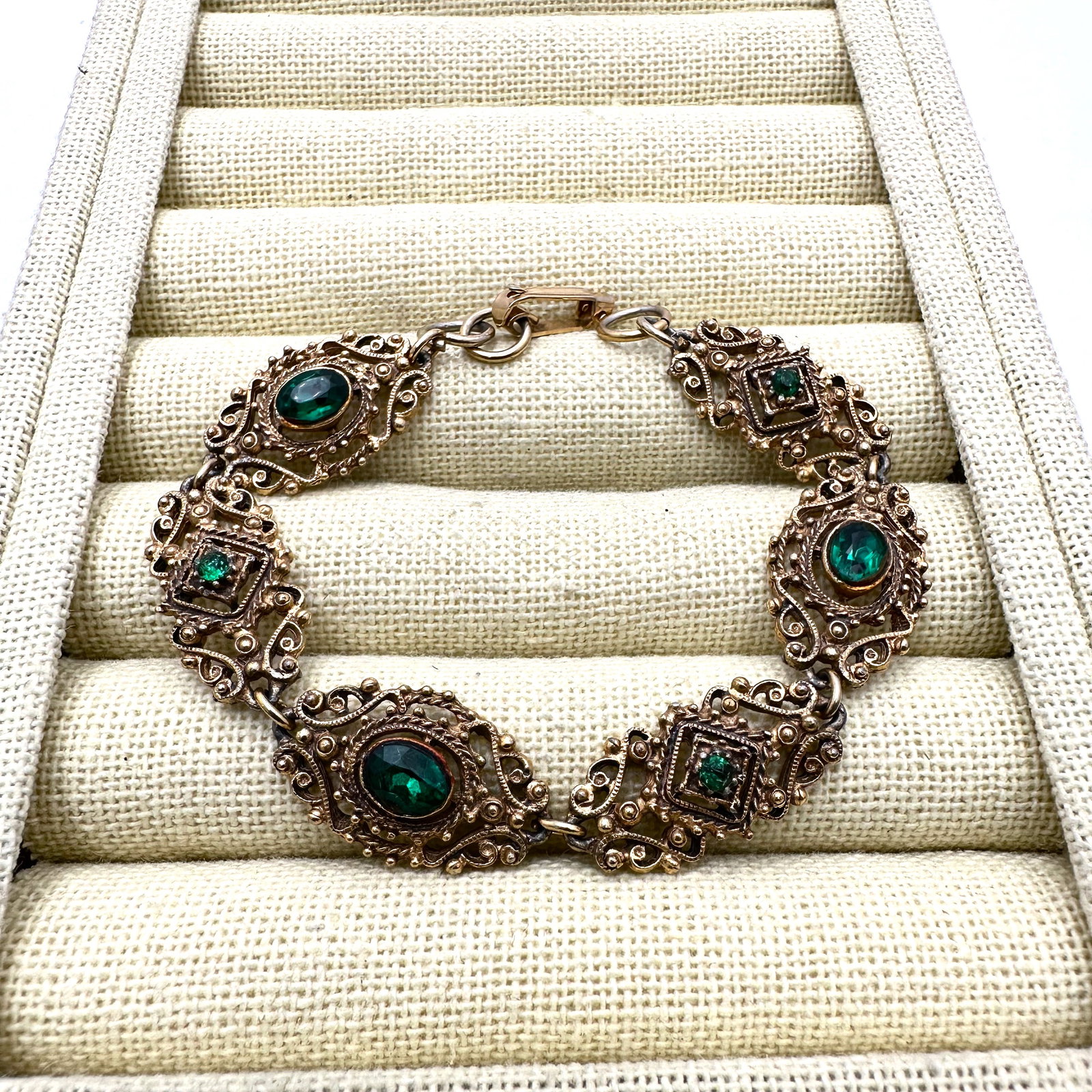 Vintage Florenza Green Rhinestone Gold tone Filigree Bracelet 7 Inch: Vintage Florenza Green Rhinestone Gold tone Filigree Bracelet 7 Inch