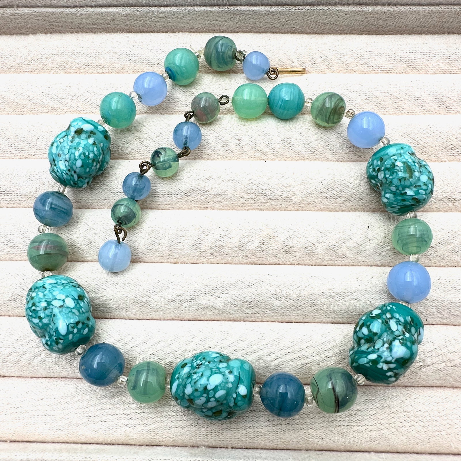 Vintage Turquoise Blue Speckled Art Glass Bead Necklace 16 Inch: Vintage Turquoise Blue Speckled Art Glass Bead Necklace 16 Inch