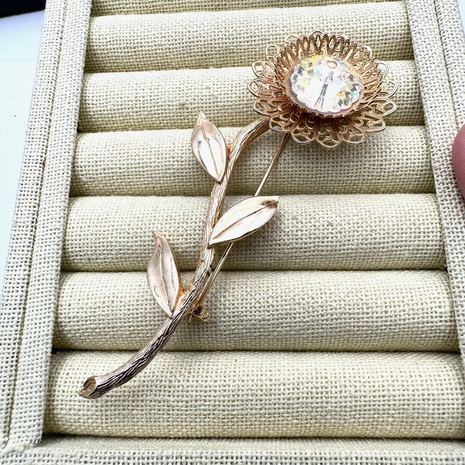 Vintage Aurora Borealis Crystal Gold Tone Flower Brooch Pin 4 Inch (1 of 2)