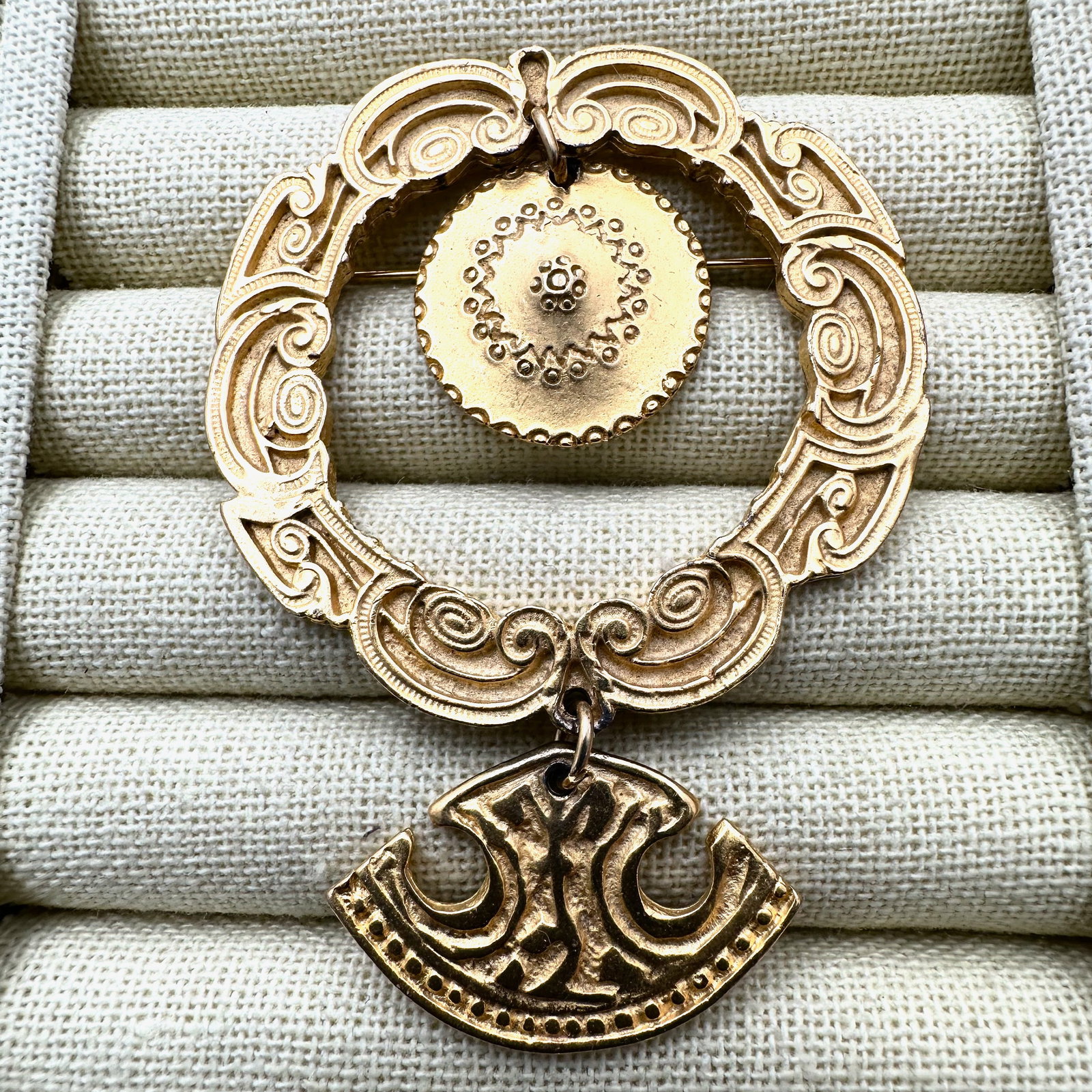 Vintage Matte Gold Tone Brooch Pin 3 Inch Museum Replica?: Vintage Matte Gold Tone Brooch Pin 3 Inch Museum Replica?