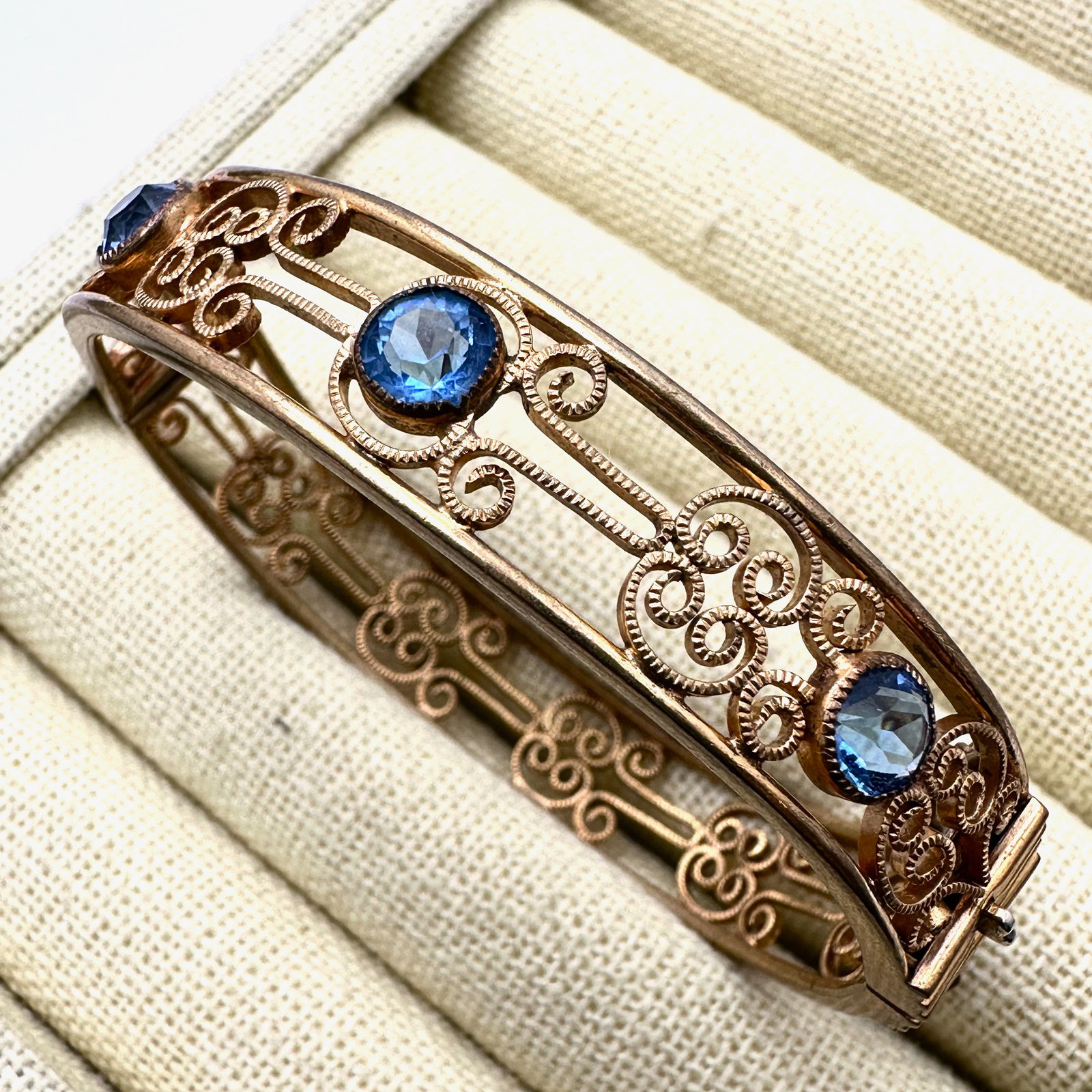 Antique Blue Glass Rhinestone Gold Filigree Hinged Bangle Bracelet 6.5 Inch: Antique Blue Glass Rhinestone Gold Filigree Hinged Bangle Bracelet 6.5 Inch