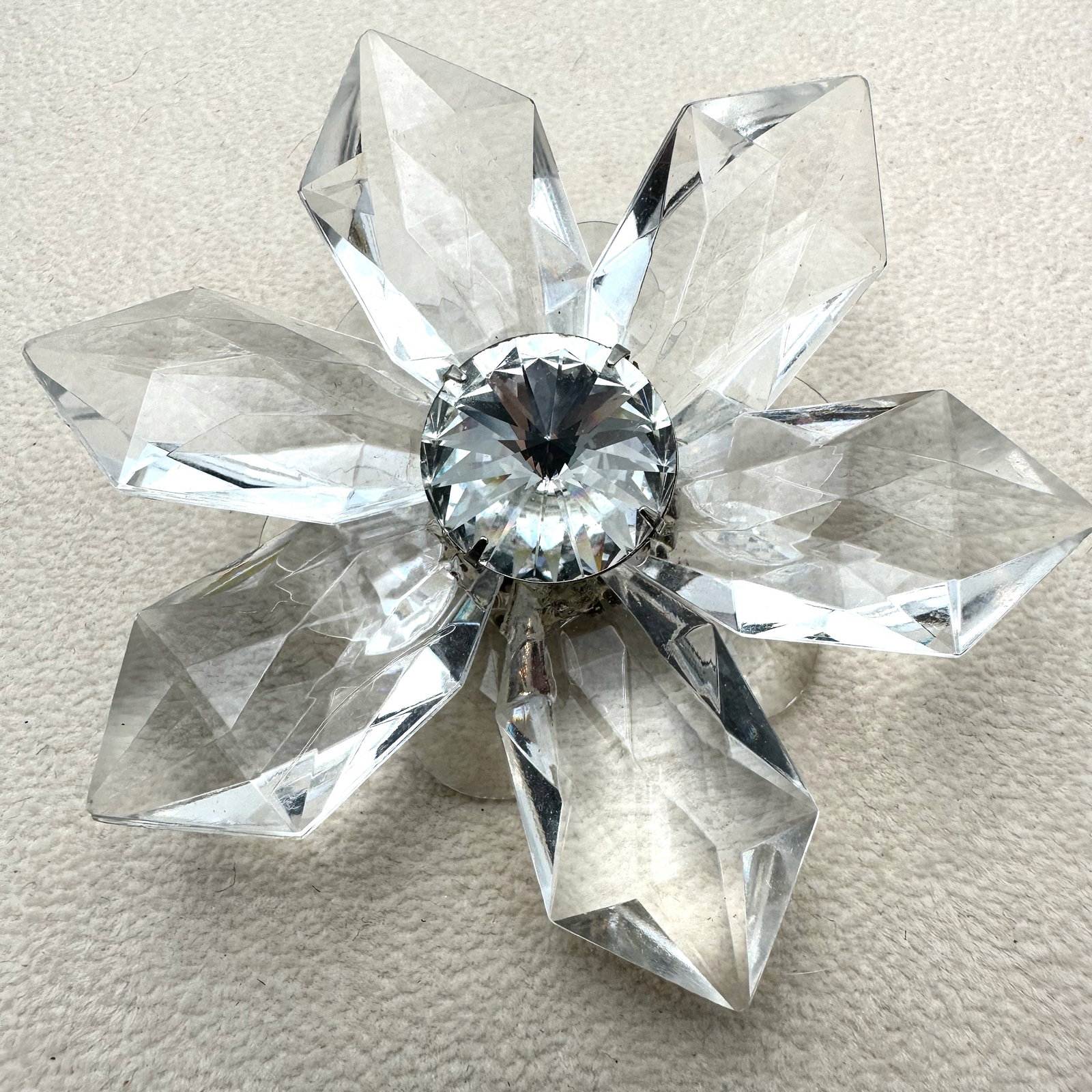 Vintage Large Clear Lucite Silver Tone Flower Brooch 3 Inch (1 of 2)