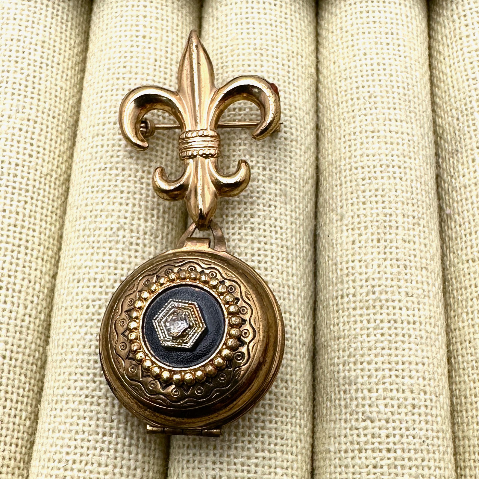 Vintage Pocket Watch Pin Brooch with Locket in Gold Tone (1 of 2)