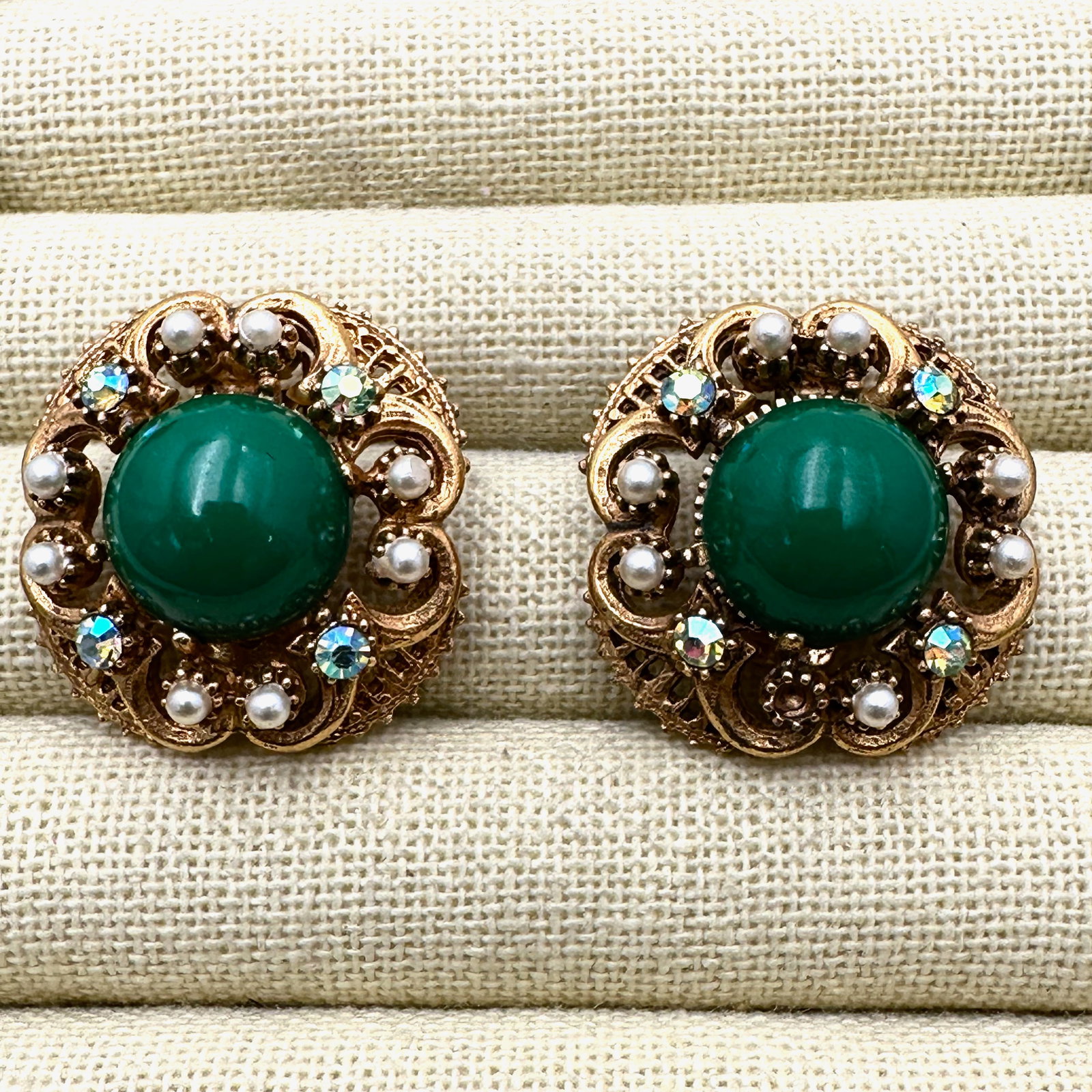 Vintage Florenza Green Peking Glass and Rhinestone Gold Tone Clip Earrings (1 of 2)