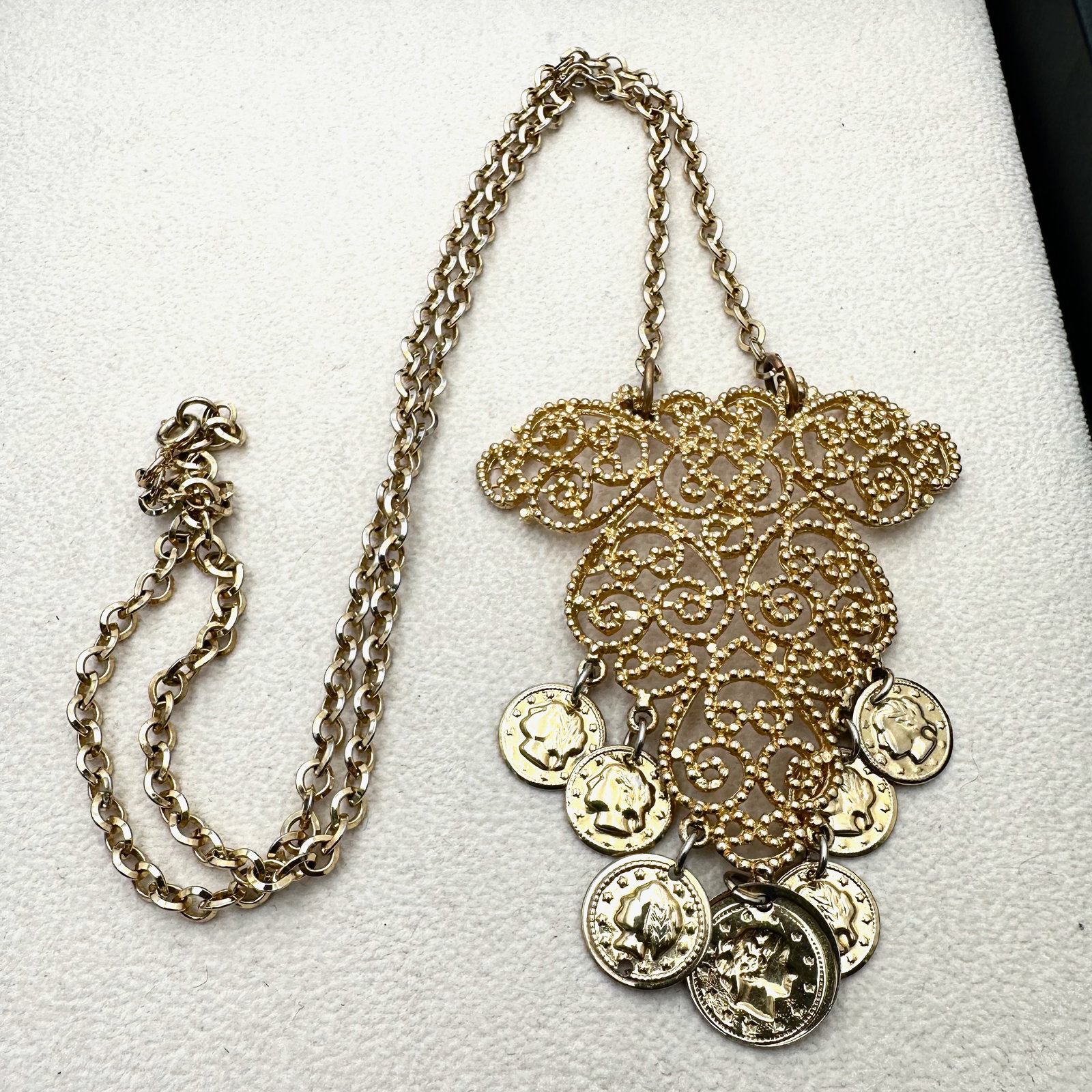 Vintage Gold Tone Ancient Coins Pendant Necklace 24 Inch Chain: Vintage Gold Tone Ancient Coins Pendant Necklace 24 Inch Chain