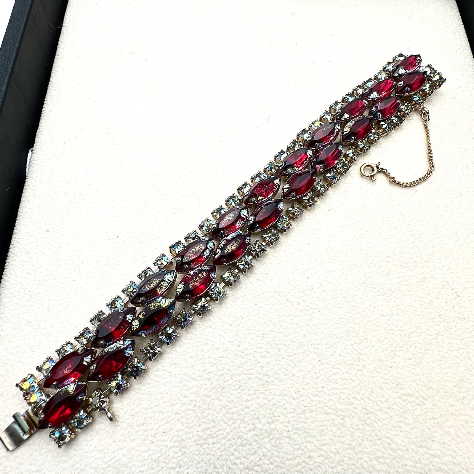 Vintage Red Glass Rhinestone Gold Tone Bracelet 7 Inch: Vintage Red Glass Rhinestone Gold Tone Bracelet 7 Inch