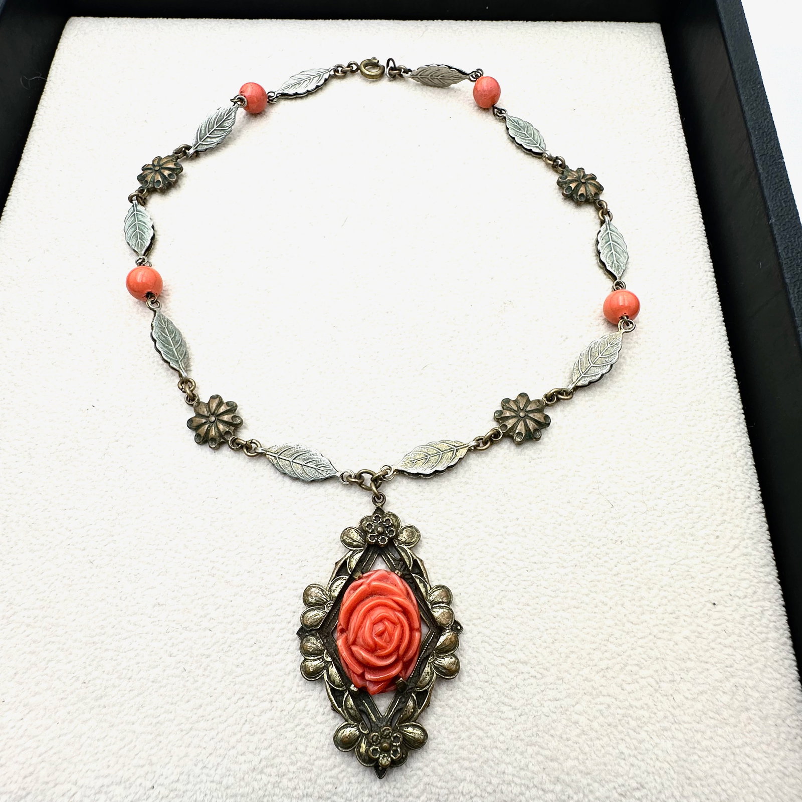 Vintage Carved Faux Coral Rose Gold Tone Pendant Necklace 15 Inch: Vintage Carved Faux Coral Rose Gold Tone Pendant Necklace 15 Inch