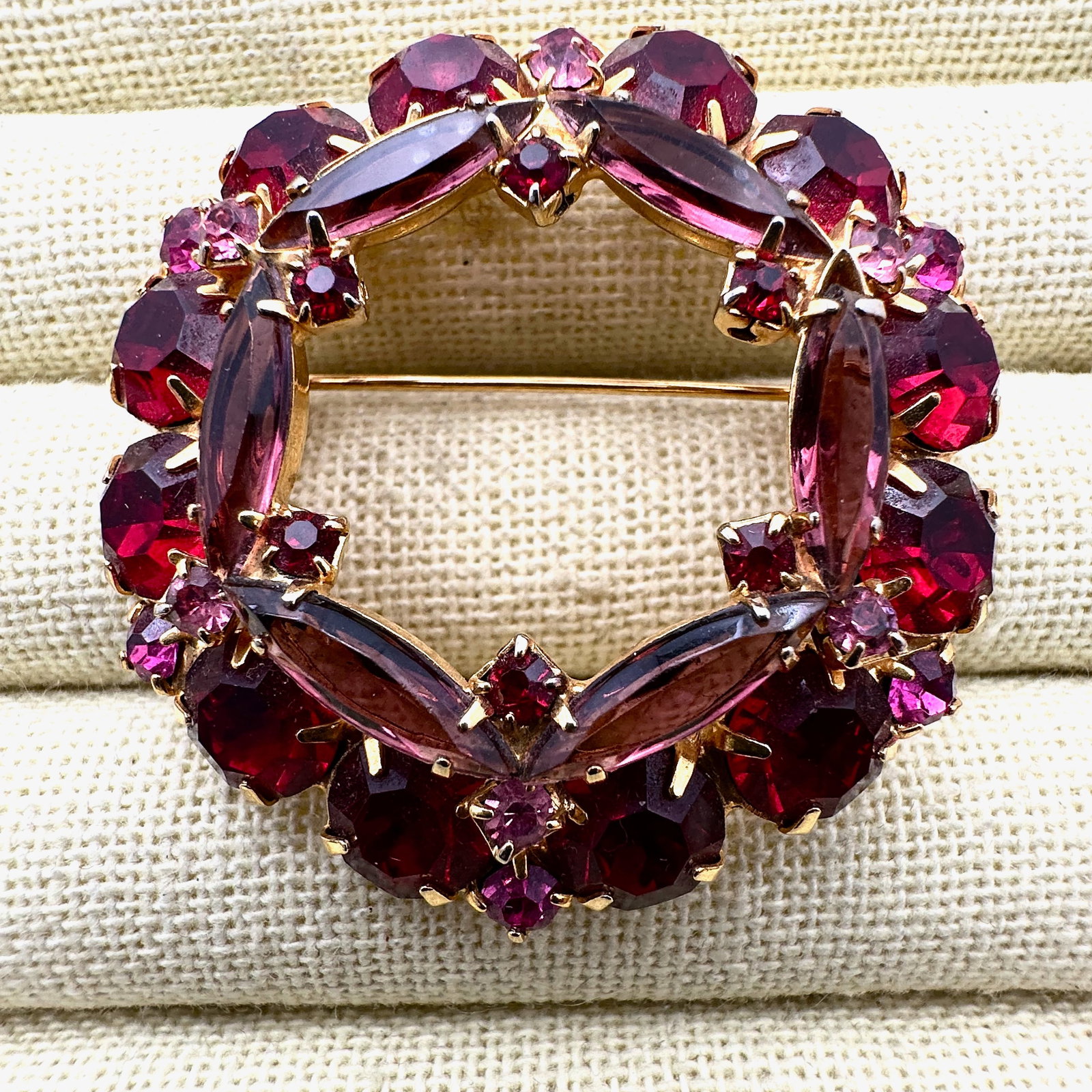 Vintage Red Pink Purple Glass Rhinestone. Gold Tone Brooch Pin 2 Inch: Vintage Red Pink Purple Glass Rhinestone. Gold Tone Brooch Pin 2 Inch
